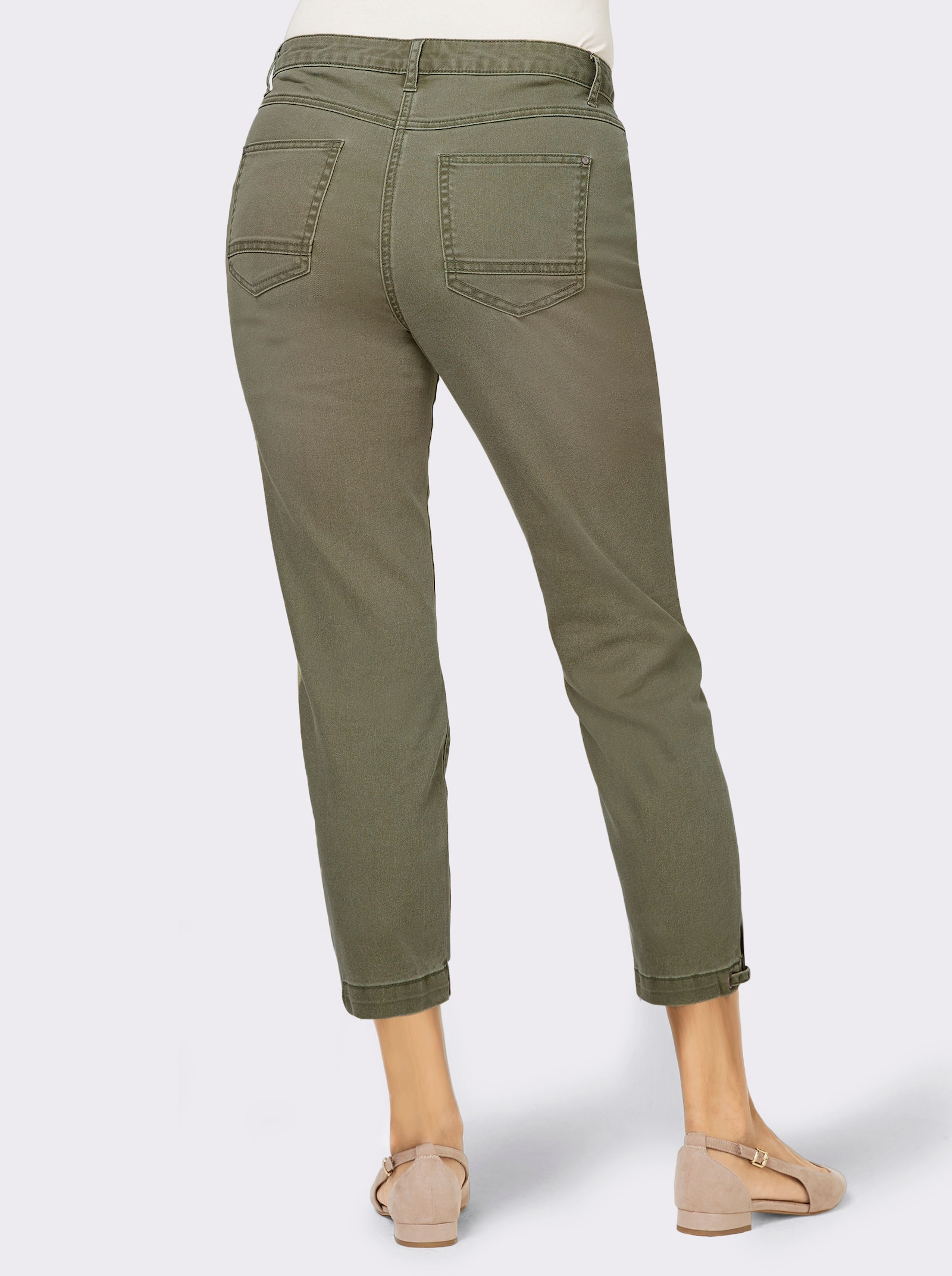 Jeans mit Schlitz und Ösen - oliv