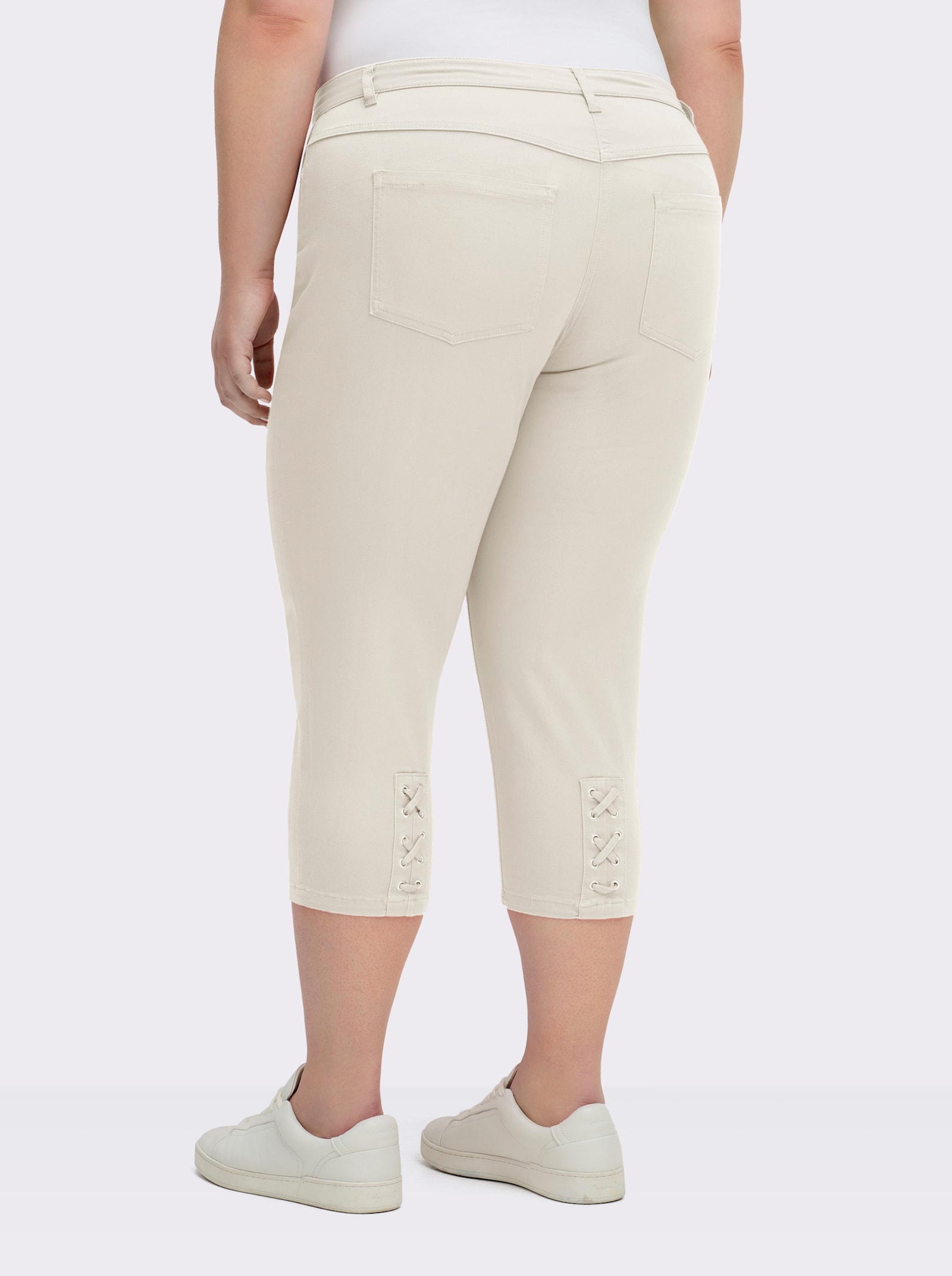 3/4-Jeans mit Bändchen-Verzierung - weiß