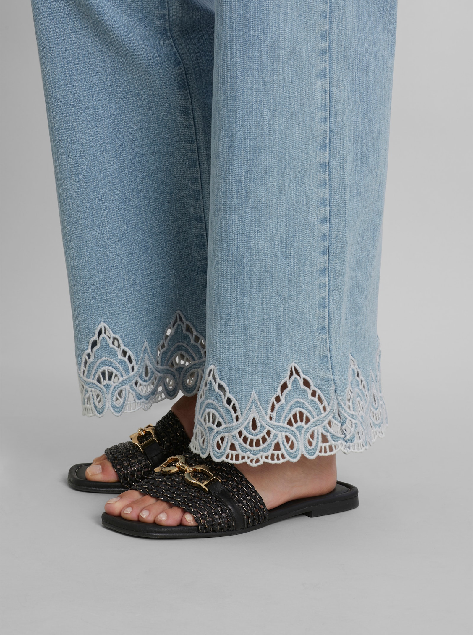 heine Jeans mit Stickerei - blue-bleached
