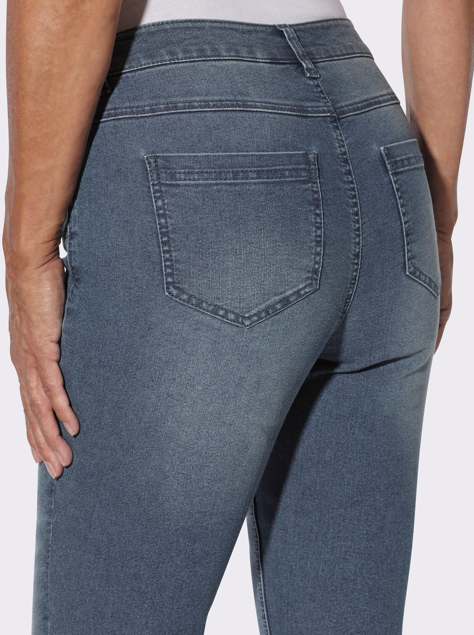 7/8-Jeans mit Perlen und Glitzersteinen - blue-stone-washed