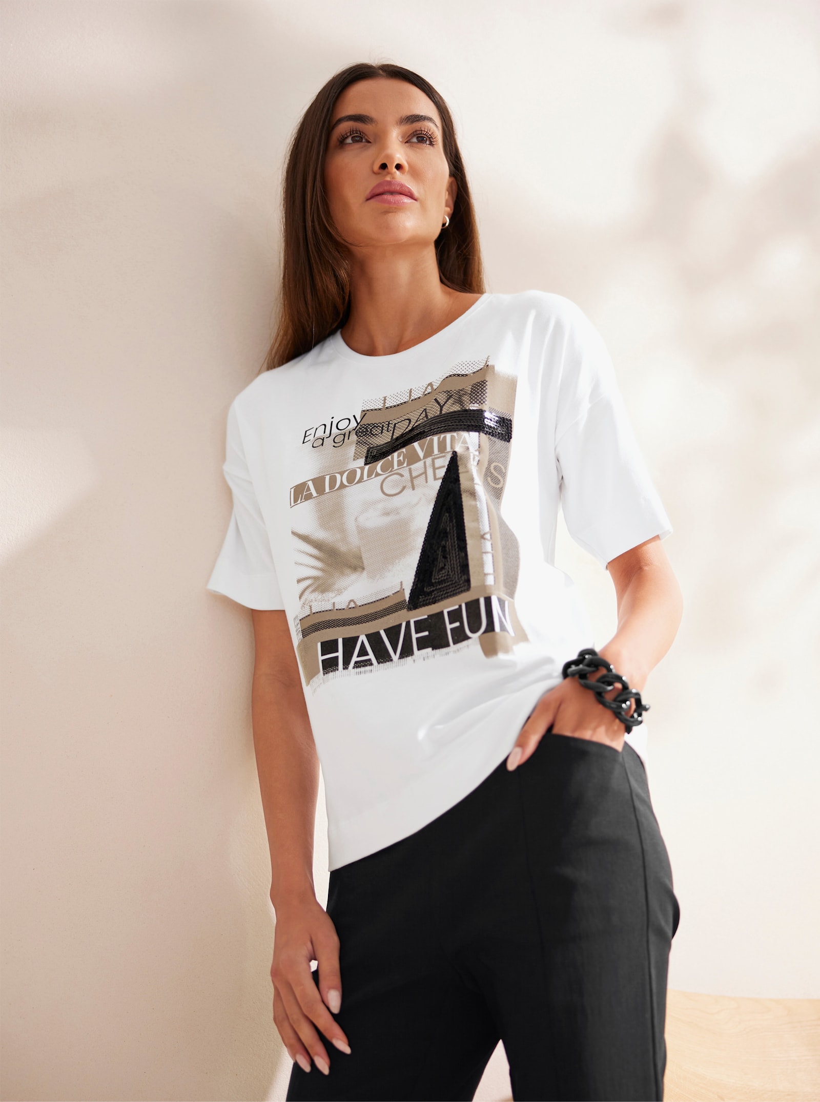 heine Print-Shirt mit Pailletten-Verzierung - weiß-schwarz-bedruckt