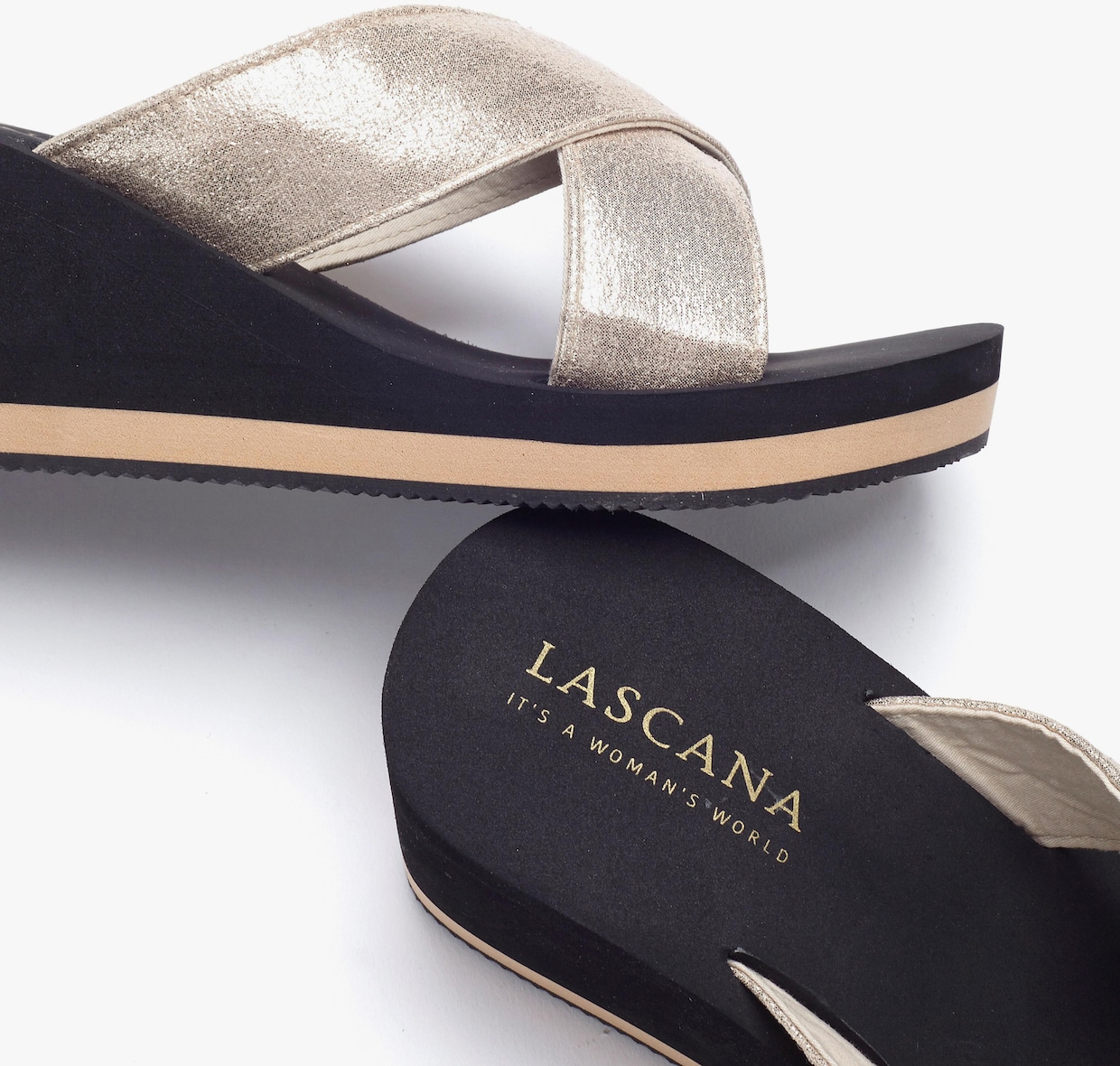 LASCANA Badslippers - zwart/goudkleur