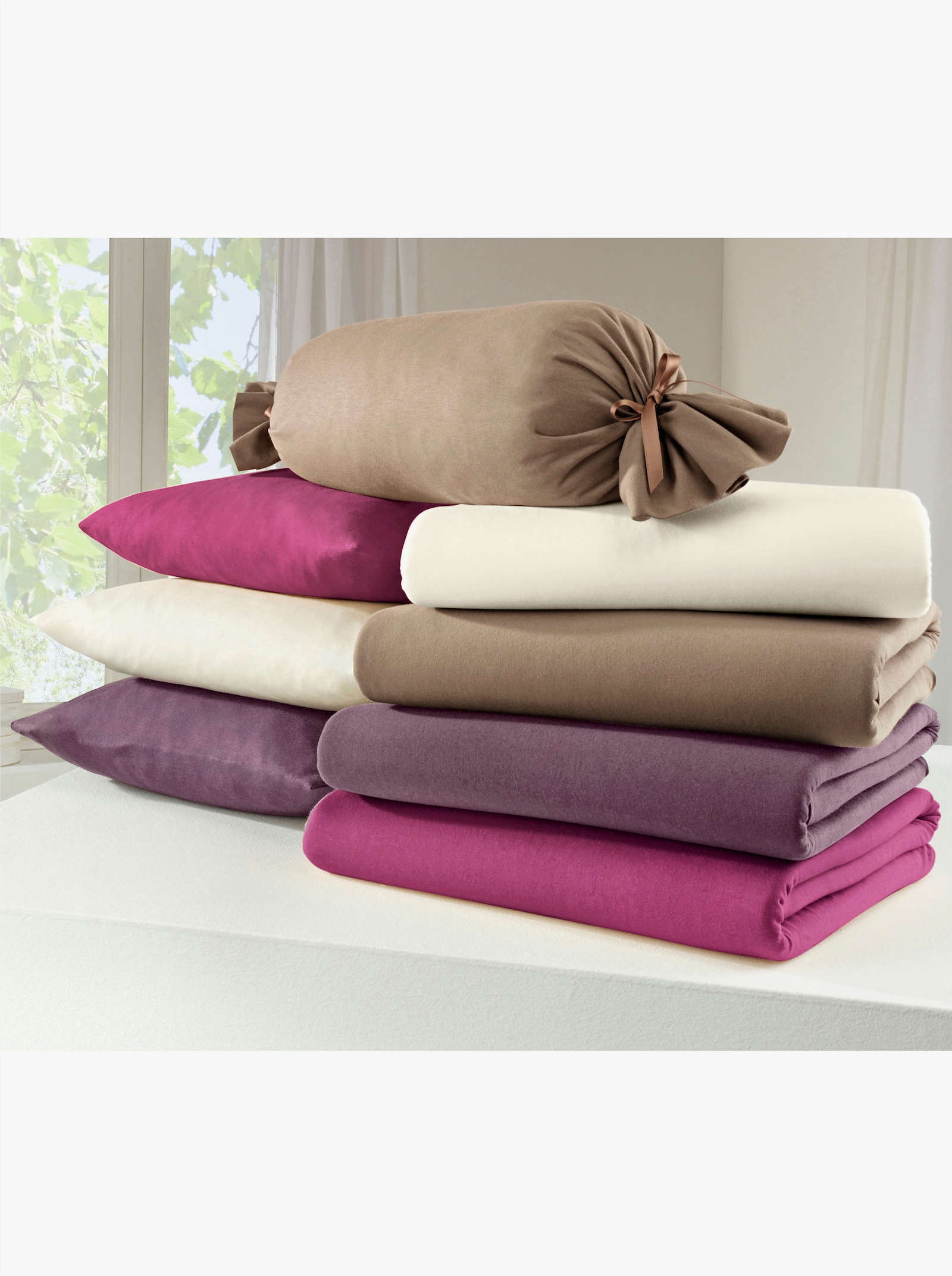 Estella Hoeslaken - aubergine