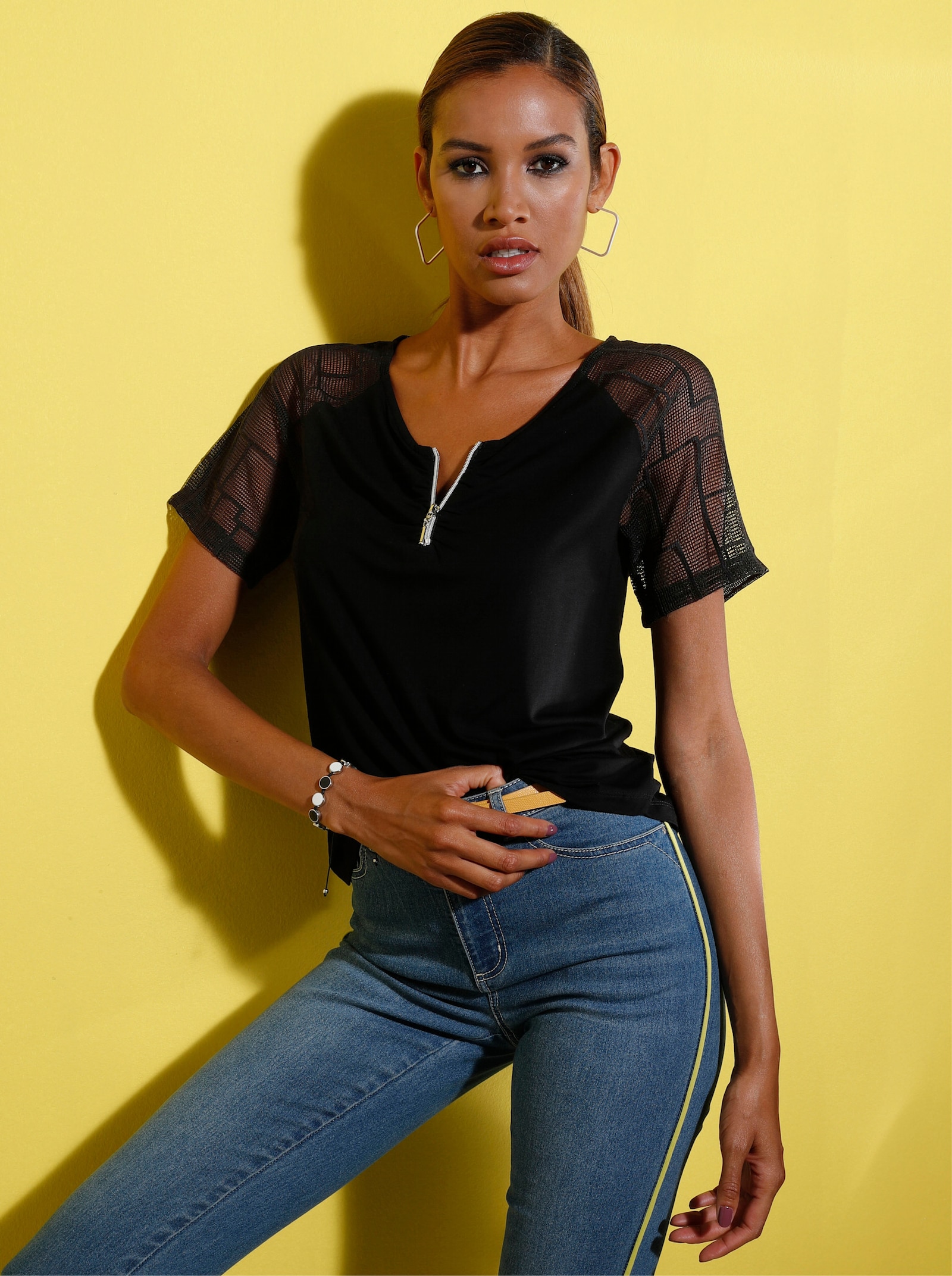 Spitzenshirt mit transparenten Ärmeln - schwarz