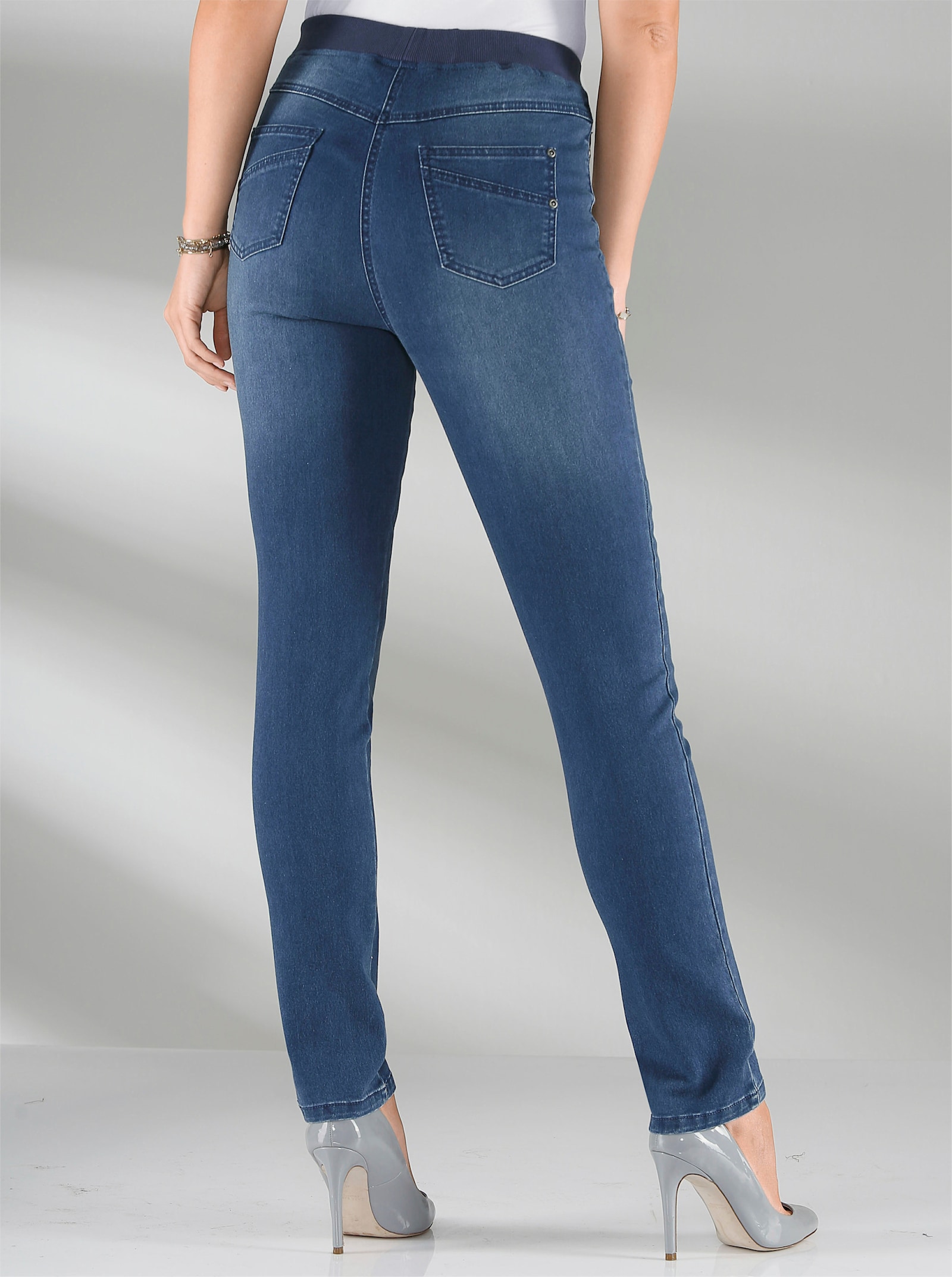 Schlupfjeans mit geripptem Strick-Dehnbund - blue-stone-washed