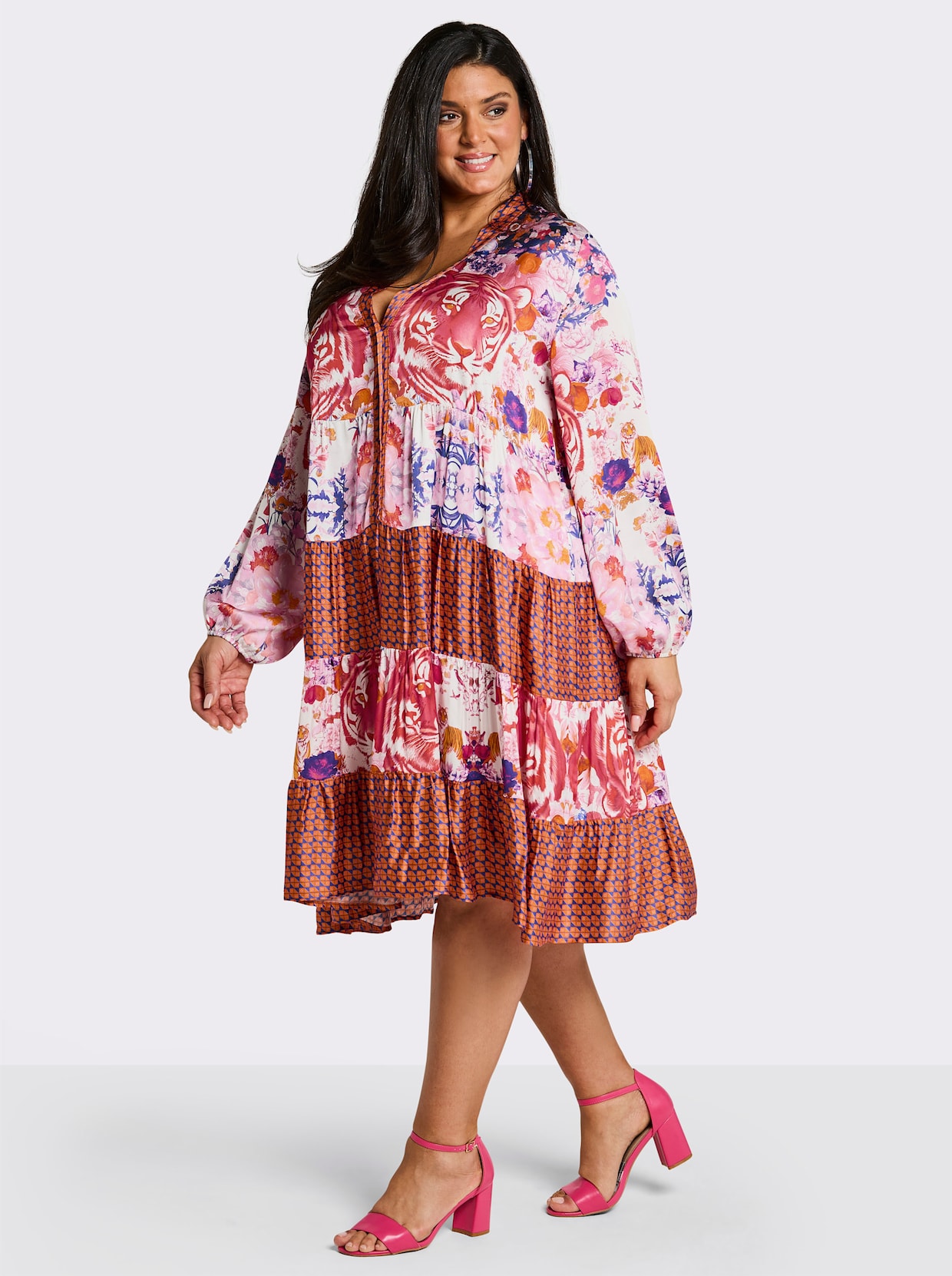 sheego loves miss goodlife A-Linien-Kleid mit stufigem Volant - ecru-lila-bedruckt