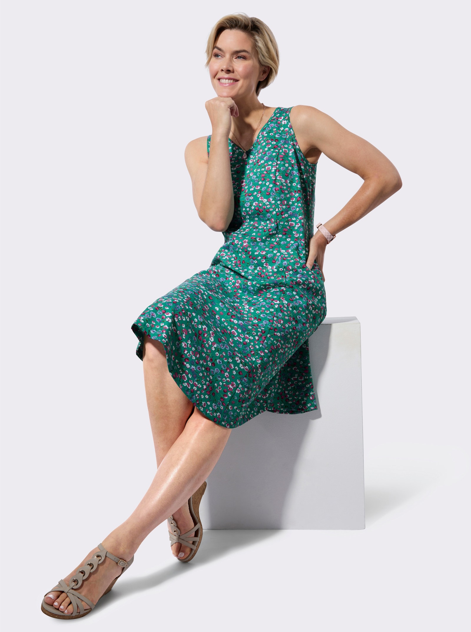 Sommerkleid im Millefleurs-Dessin - smaragd-fuchsia-bedruckt