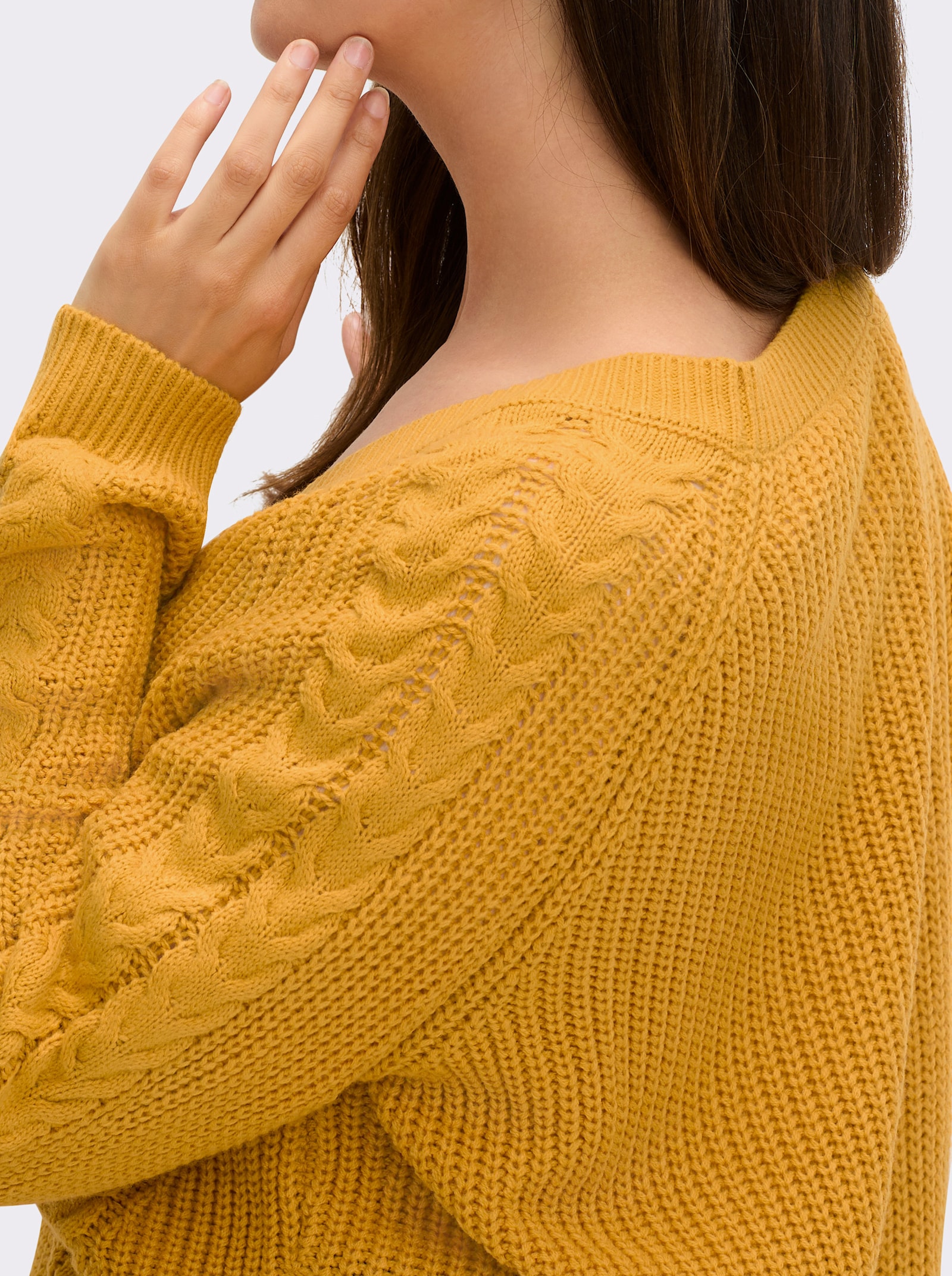 Strickjacke mit Zopfmuster - ocker