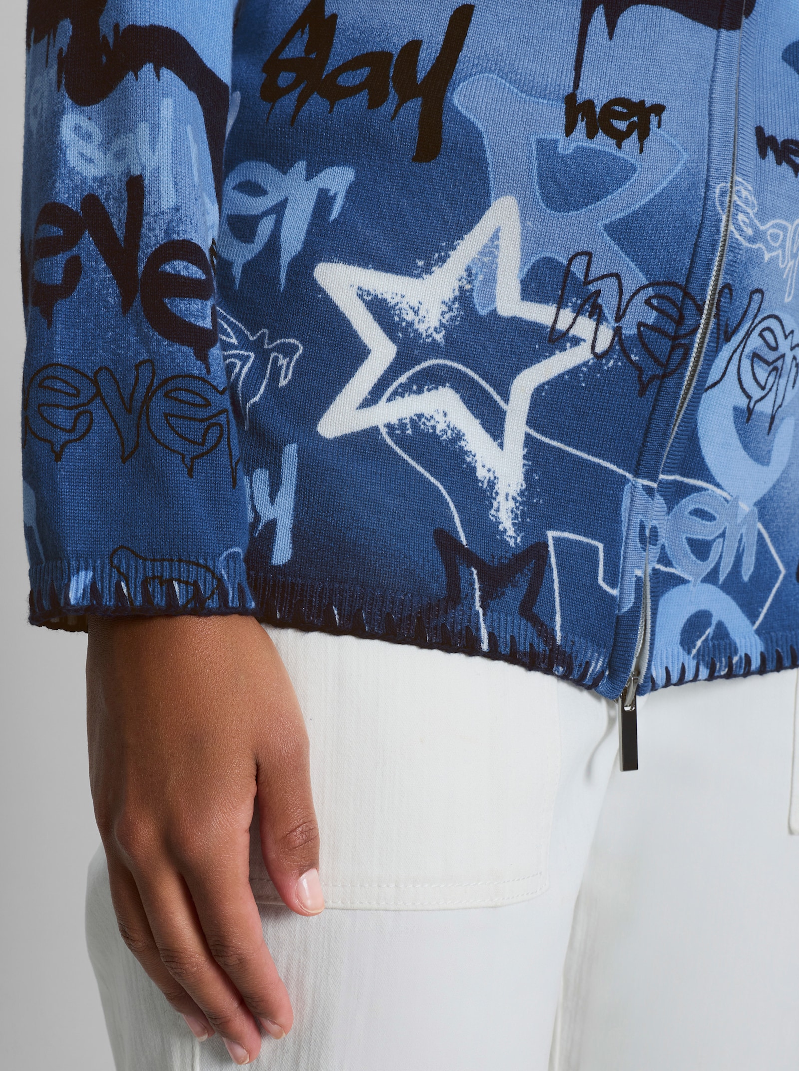 heine Strickjacke mit Print - himmelblau-eisblau-bedruckt