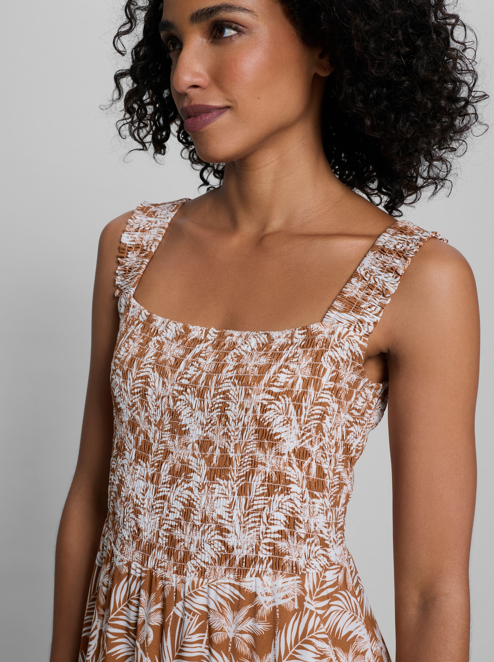 heine Druckkleid mit Smok-Oberteil - cognac-ecru-bedruckt