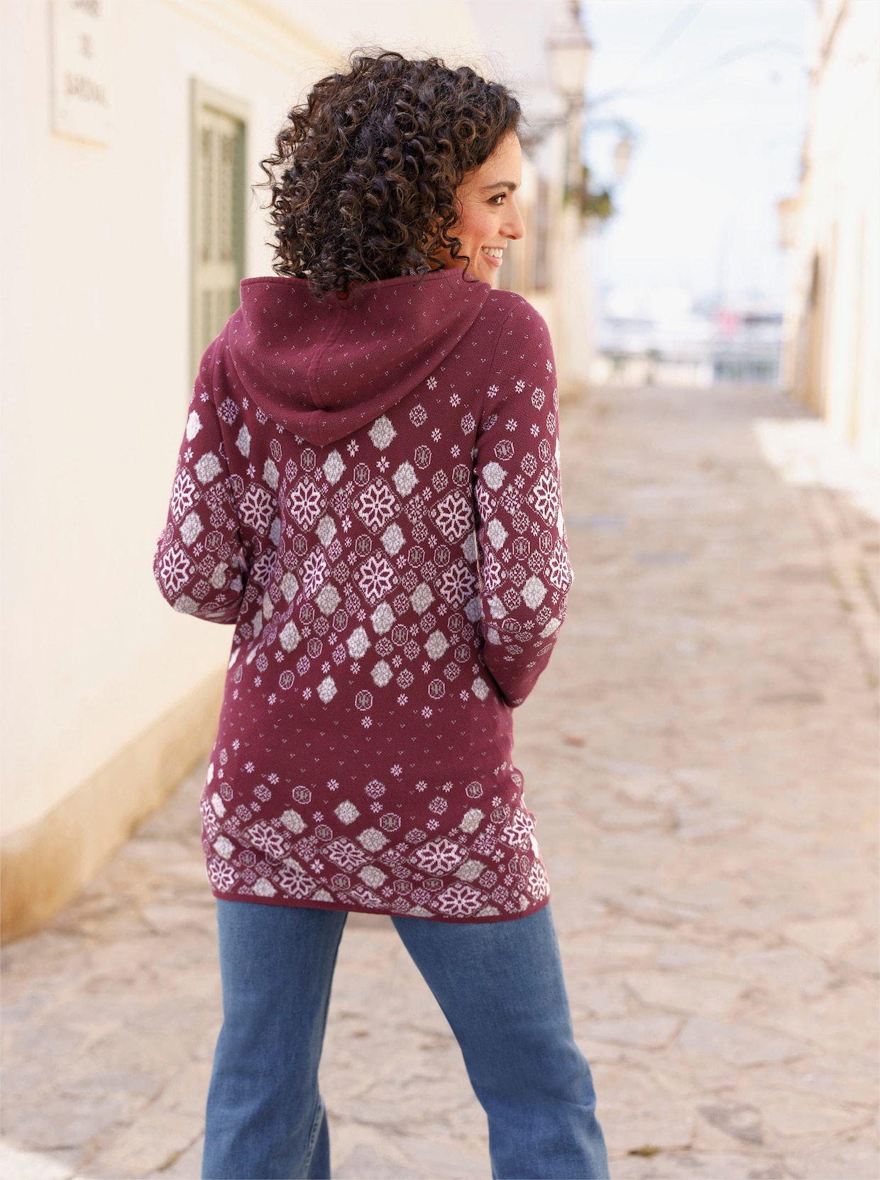 Longstrickjacke - dunkelrot-gemustert