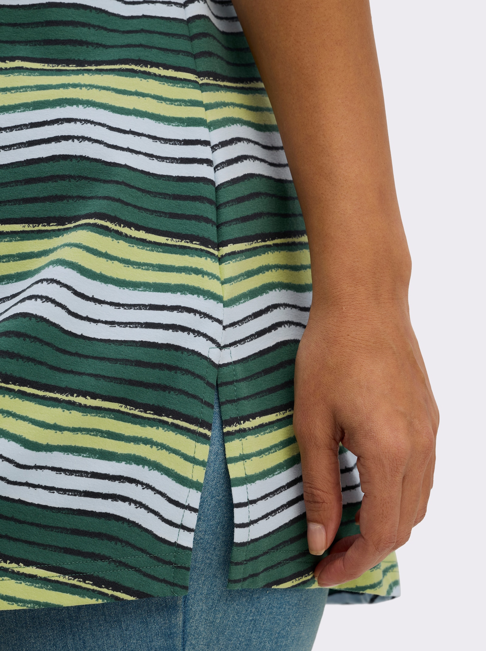 sheego Gestreept shirt met rimpeling bij de V-hals - mos/zwart gestreept