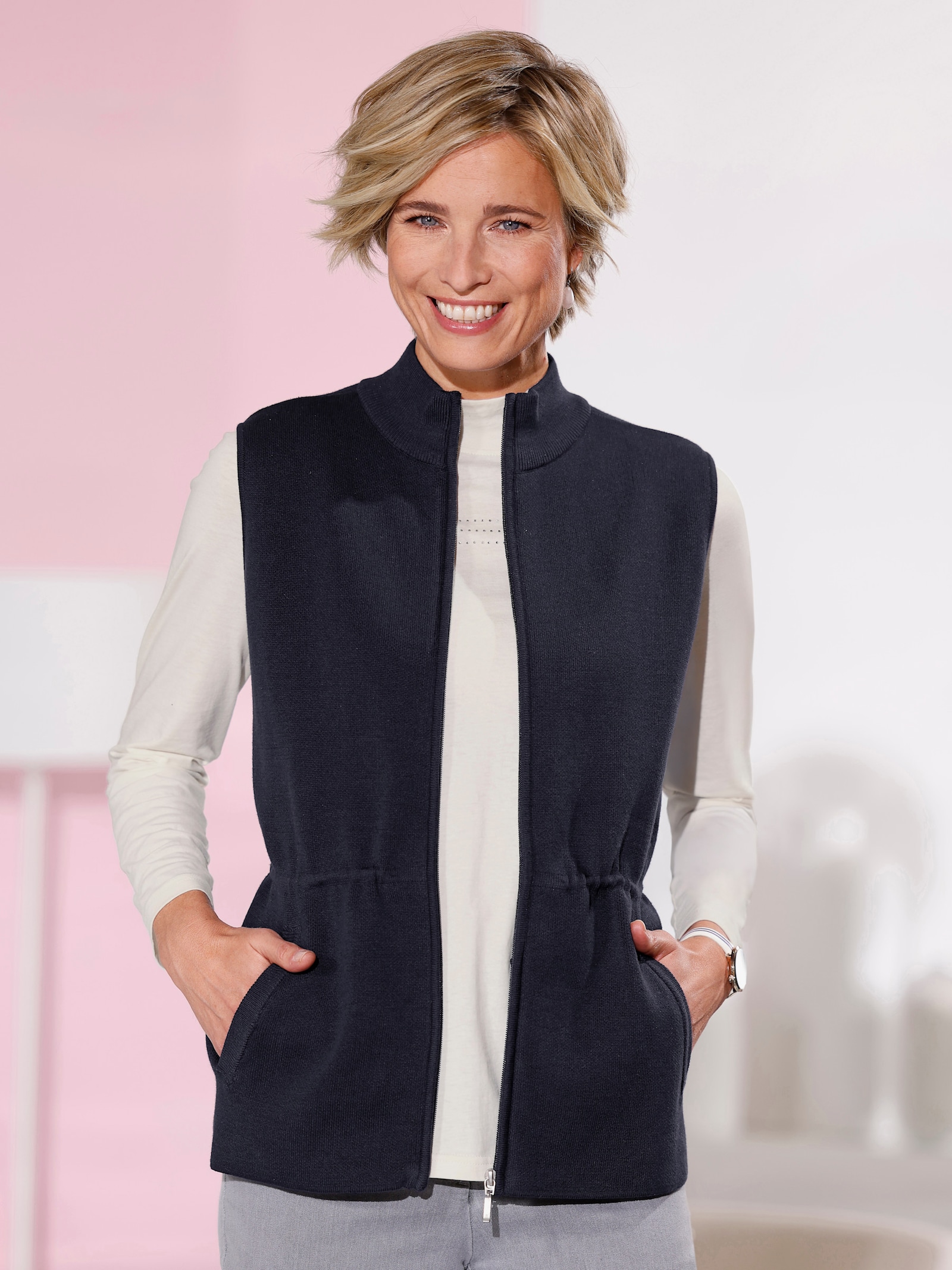 Strickweste mit Taschen, Baumwolle - marine