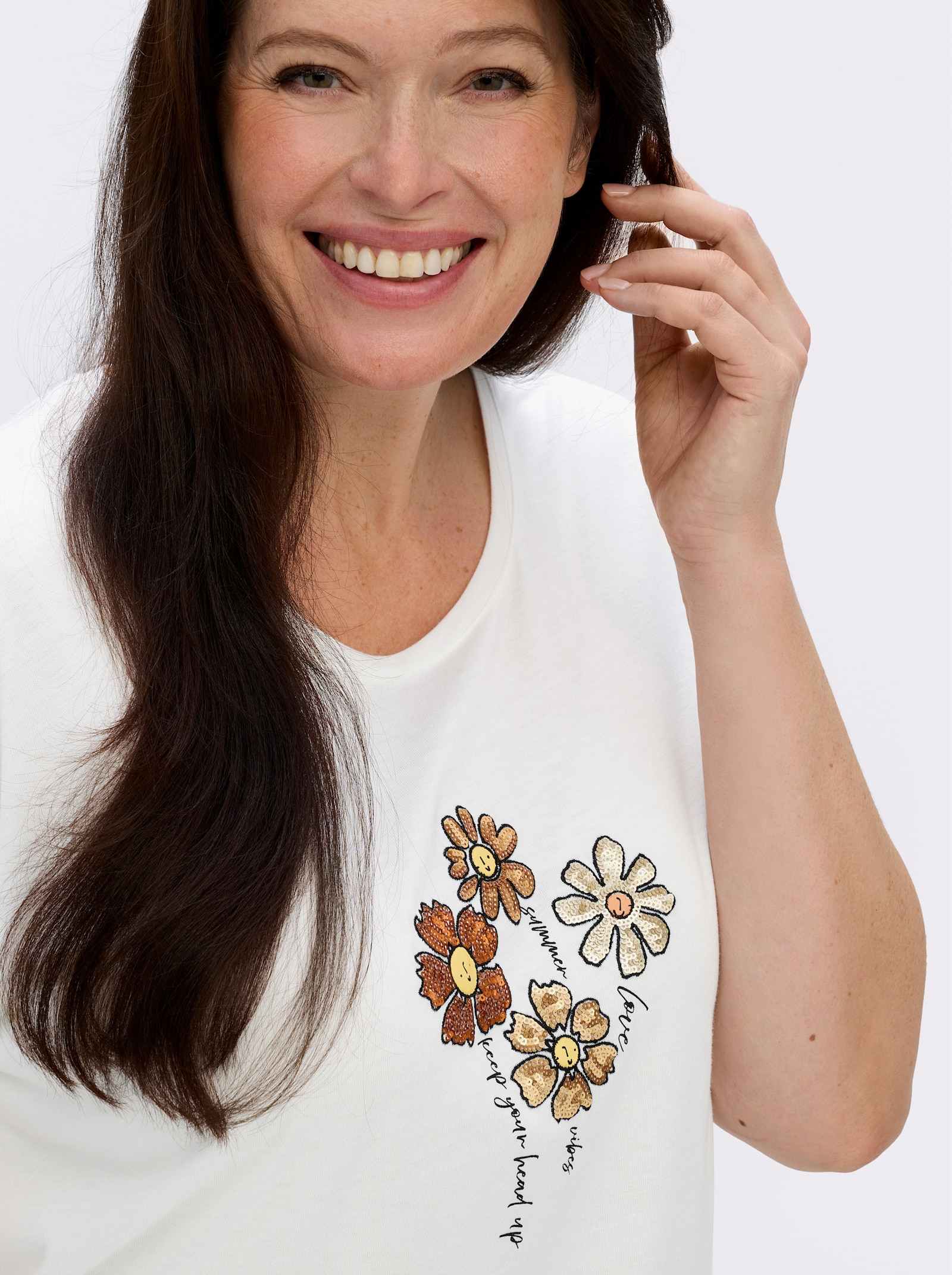 Rundhalsshirt mit Pailletten-Blüten - ecru