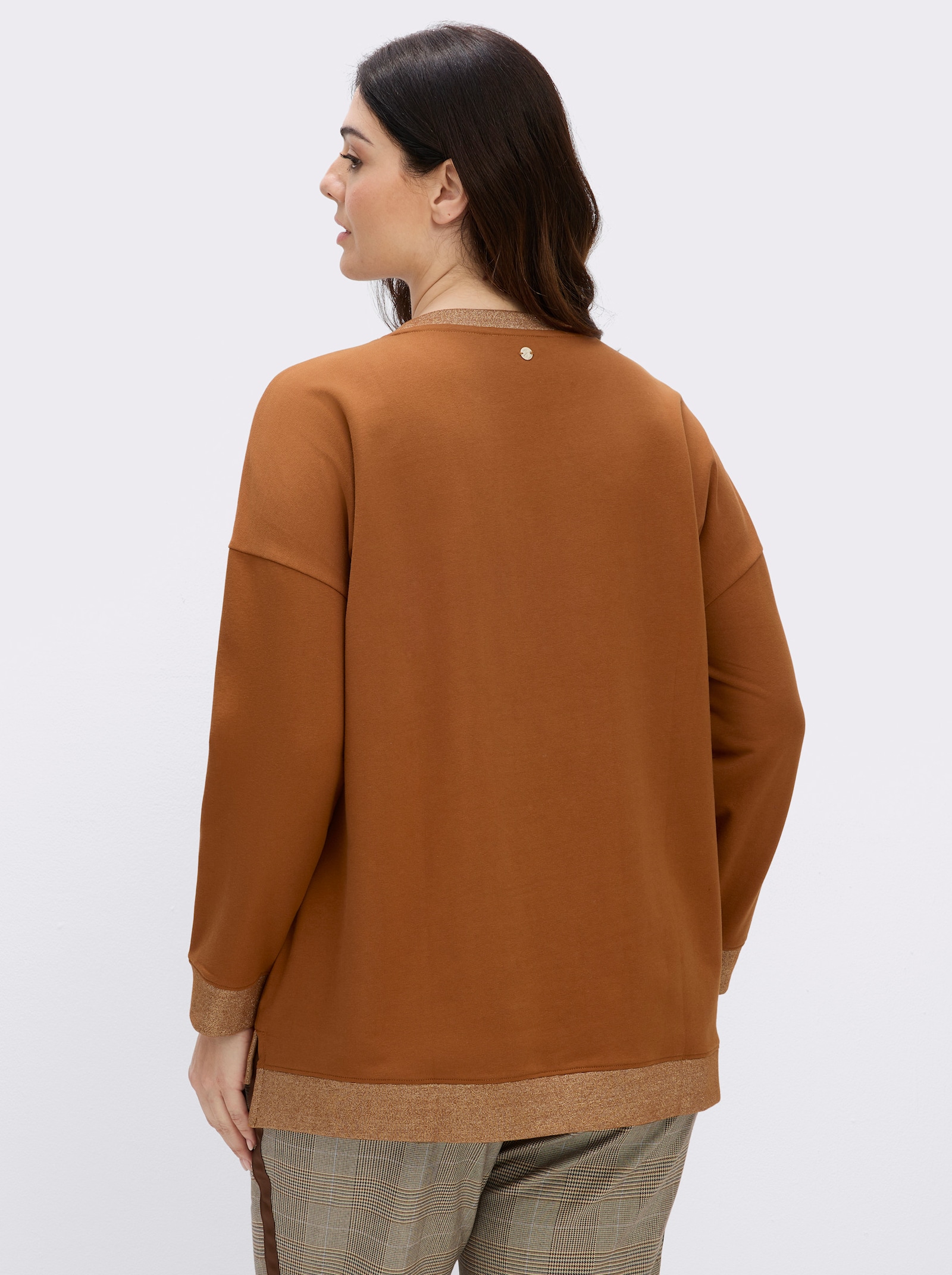 sheego Sweatshirt mit Glitzer-Details - cognac