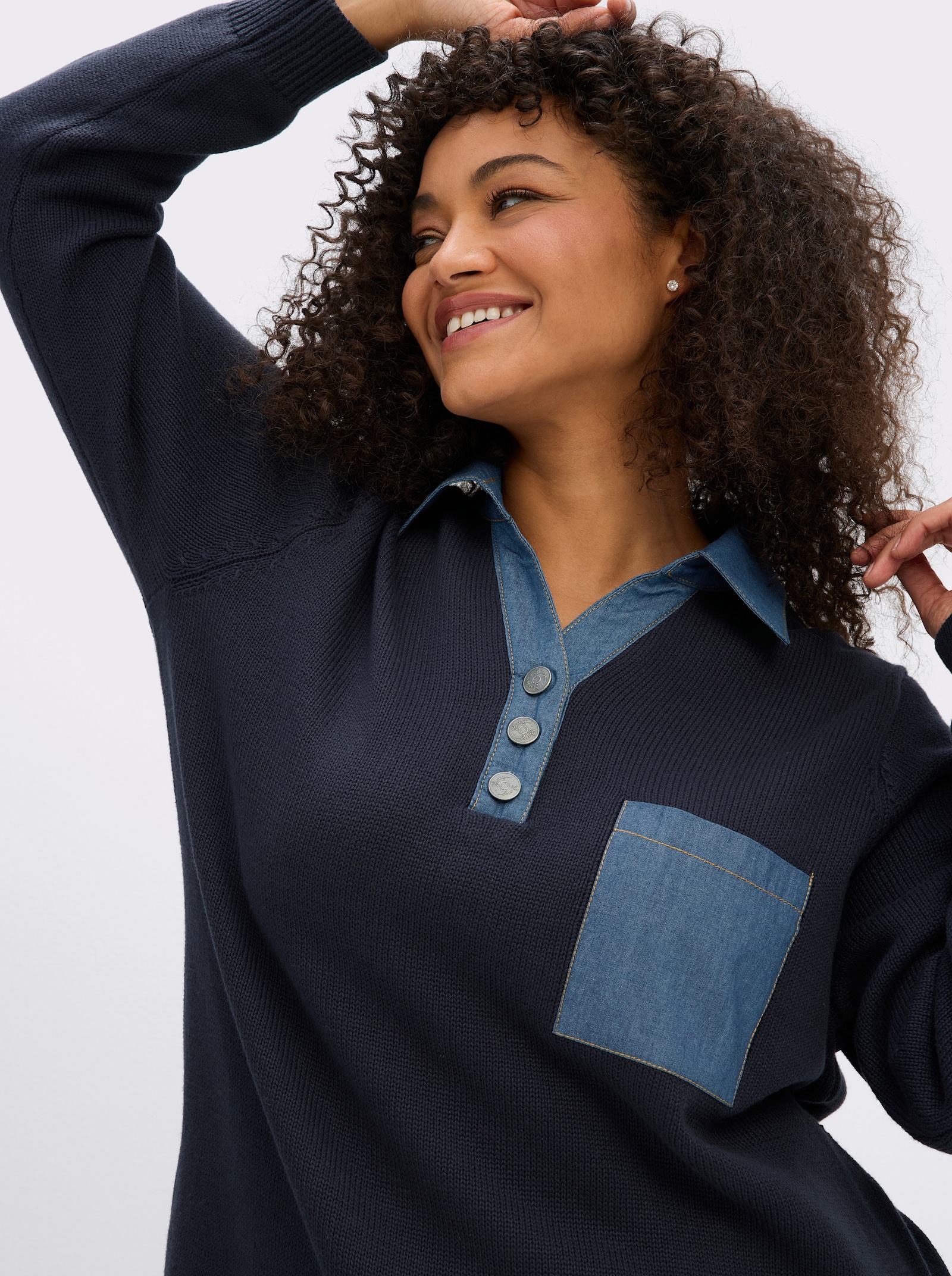 sheego Strickpullover mit Jeans-Details - tiefblau