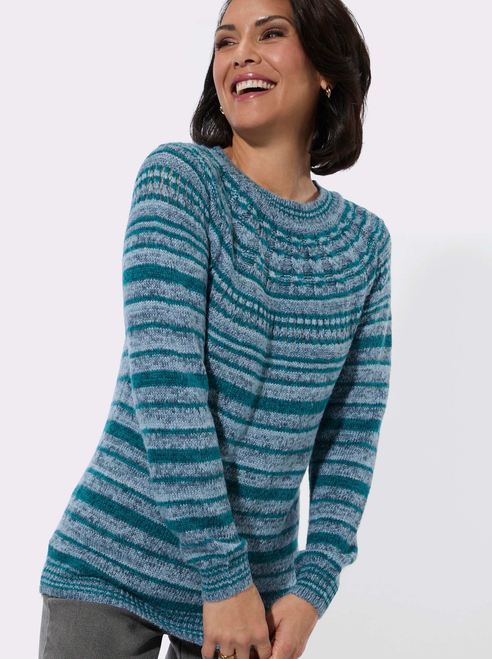 Rundhalspullover aus effektvollem Flauschgarn - hellblau-aquapetrol-geringelt