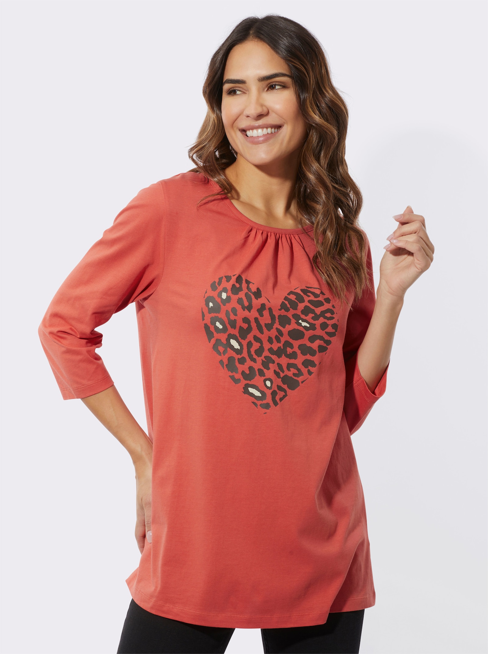 Lang shirt met hartmotief - terra/chocolade