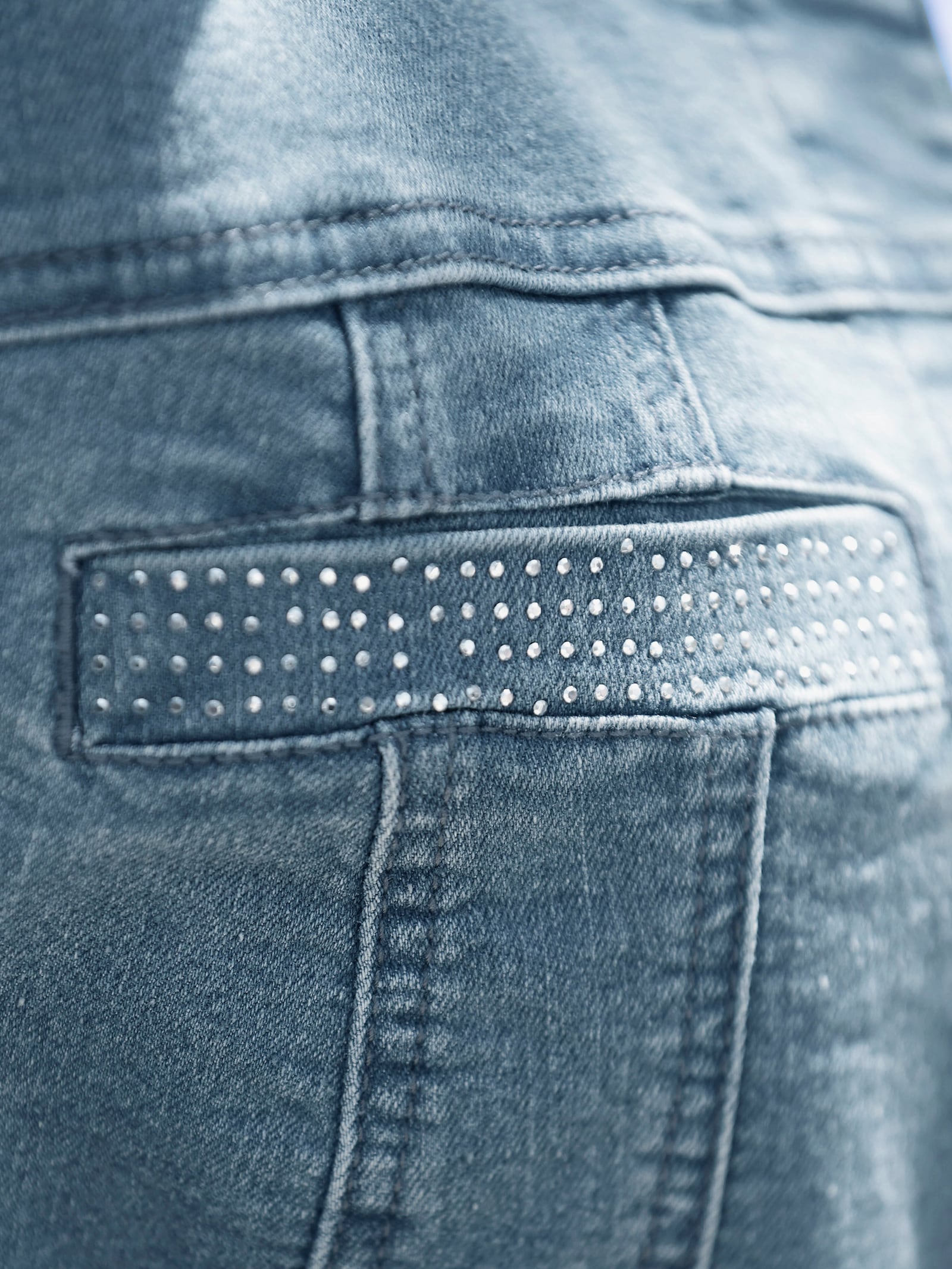 Jeansjack met glittersteentjes - blue-bleached