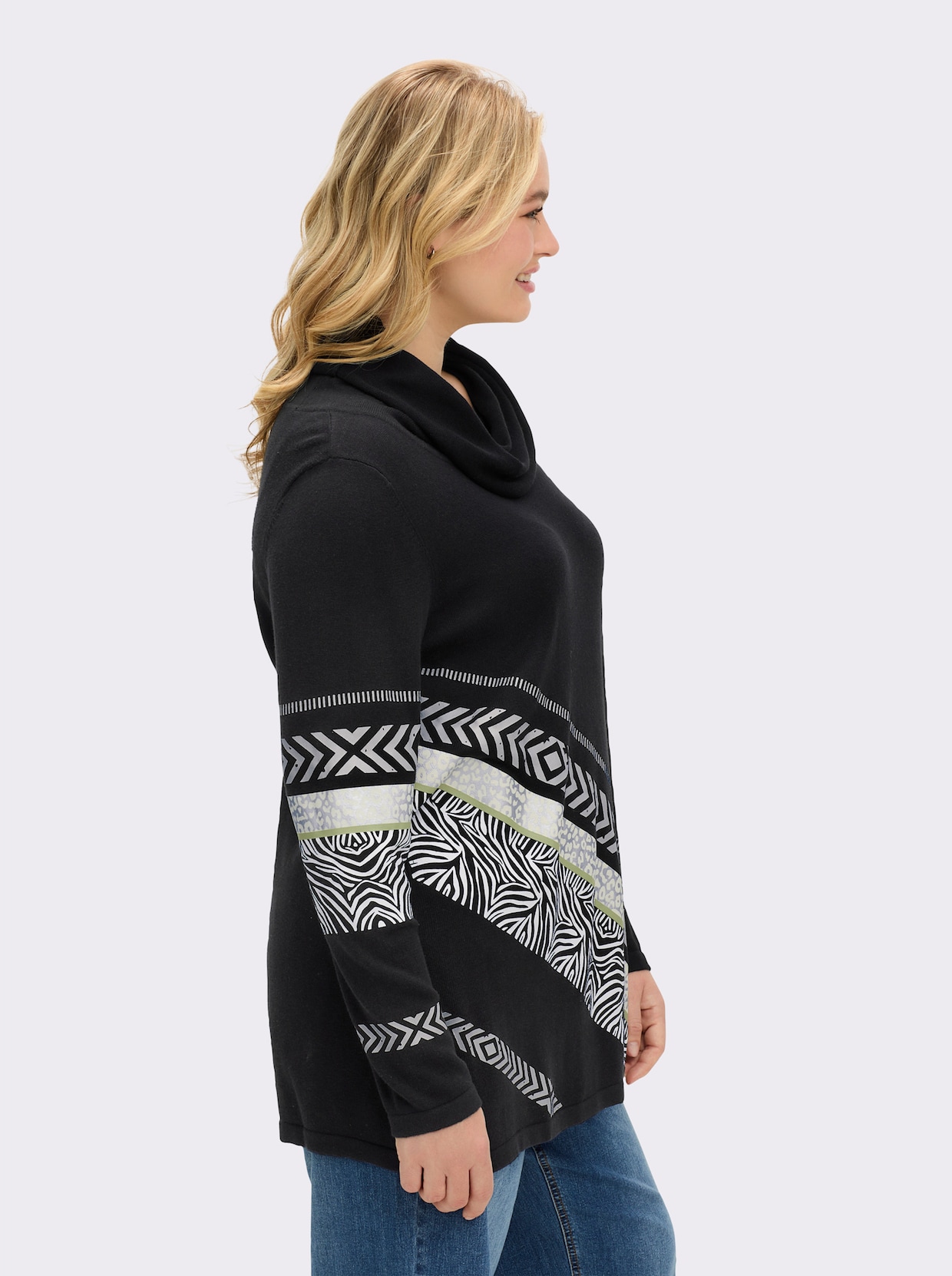 Rollkragenpullover aus Viskose-Baumwoll-Mischung - schwarz-weiß-gemustert