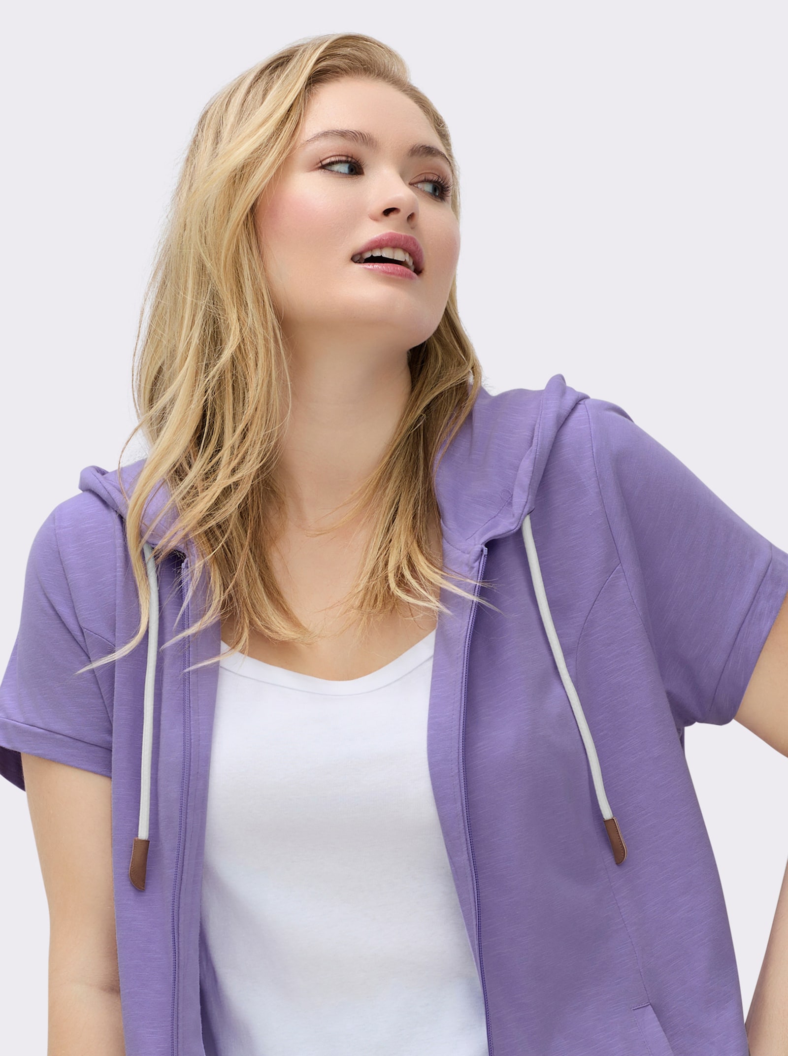 Sweatjacke mit Nahttaschen - lavendel