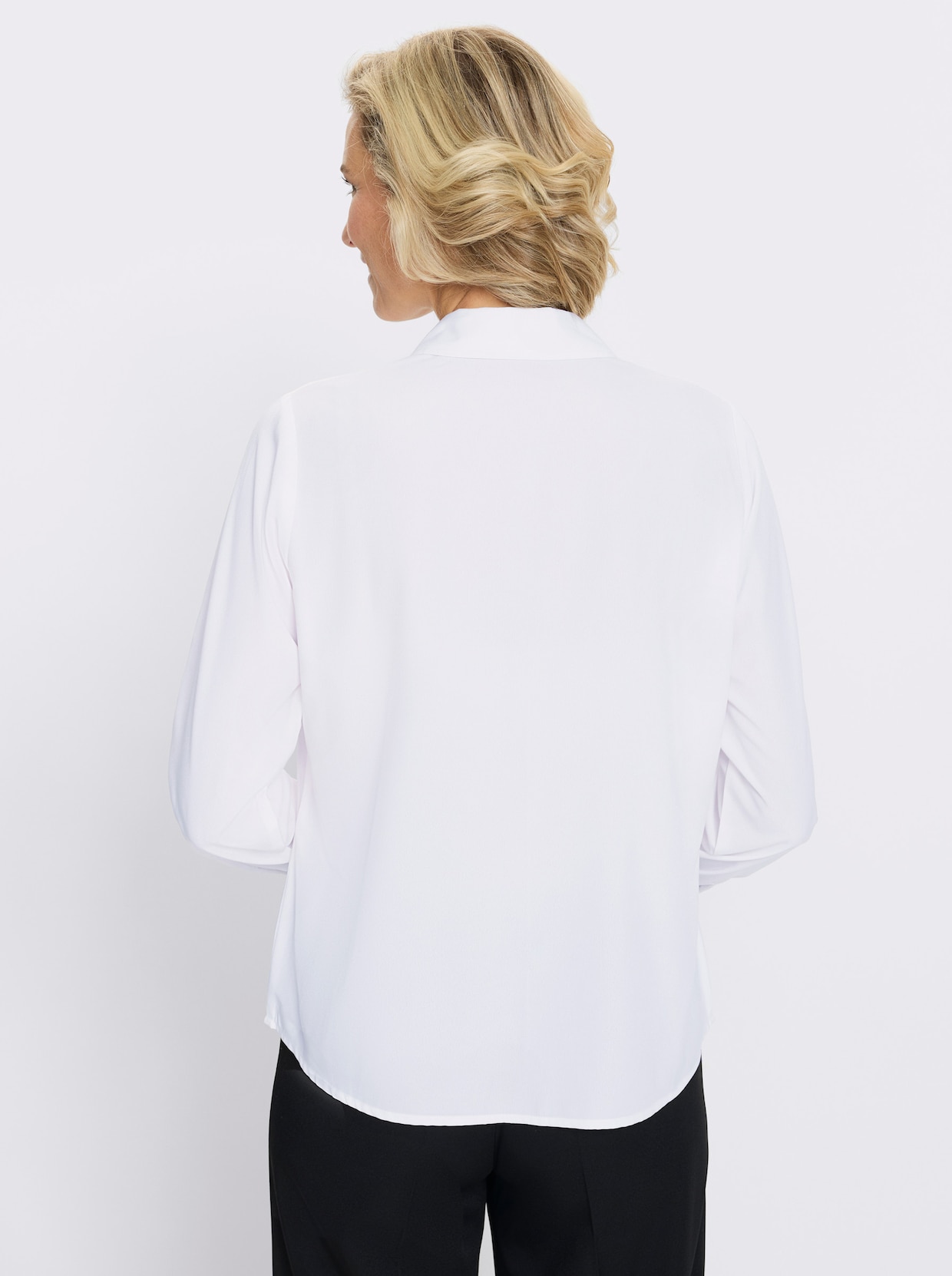 Langarmbluse mit goldfarbener Zierkette - ecru