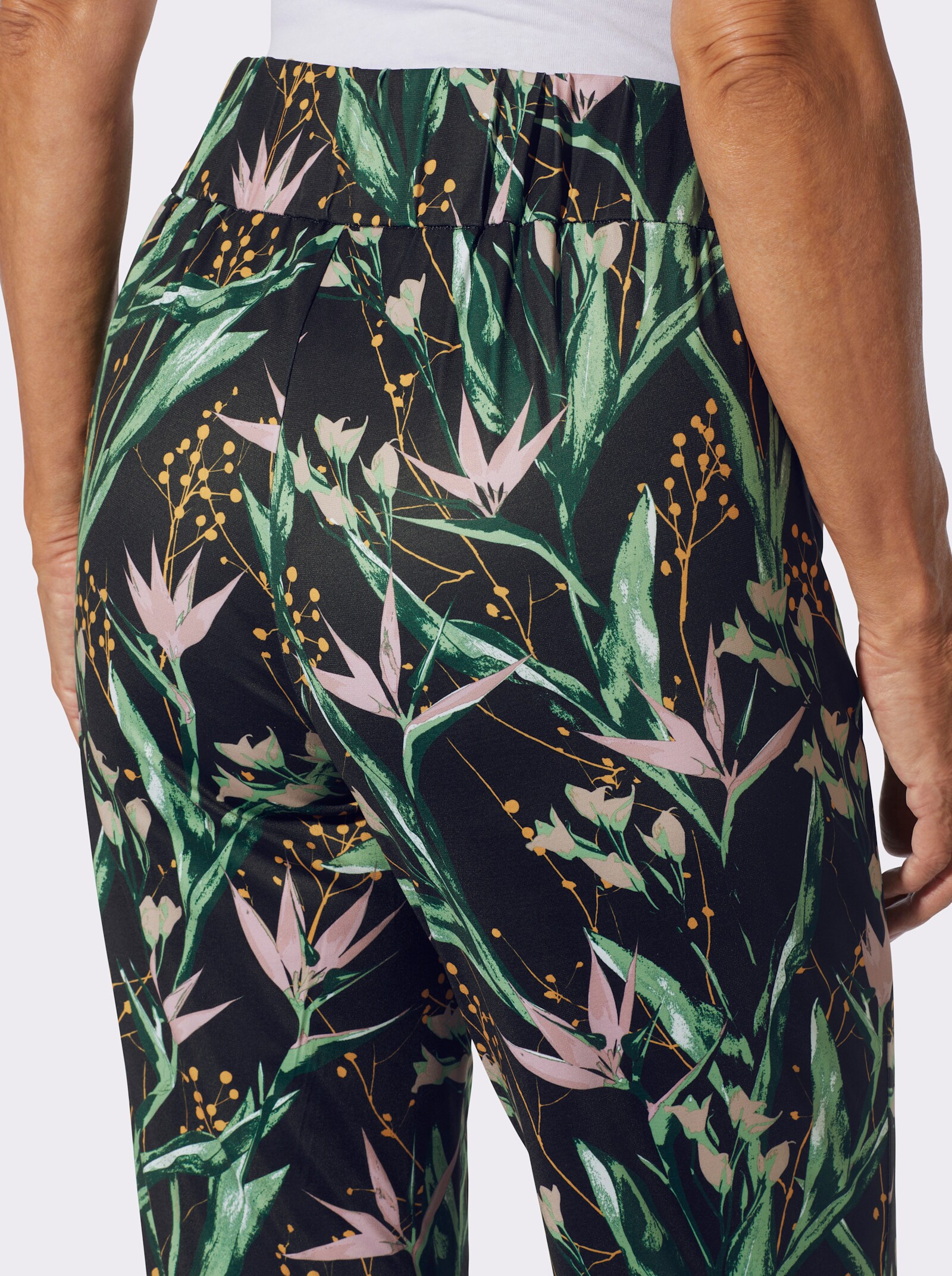 Druckhose mit Bundfalten - schwarz-rosé-bedruckt