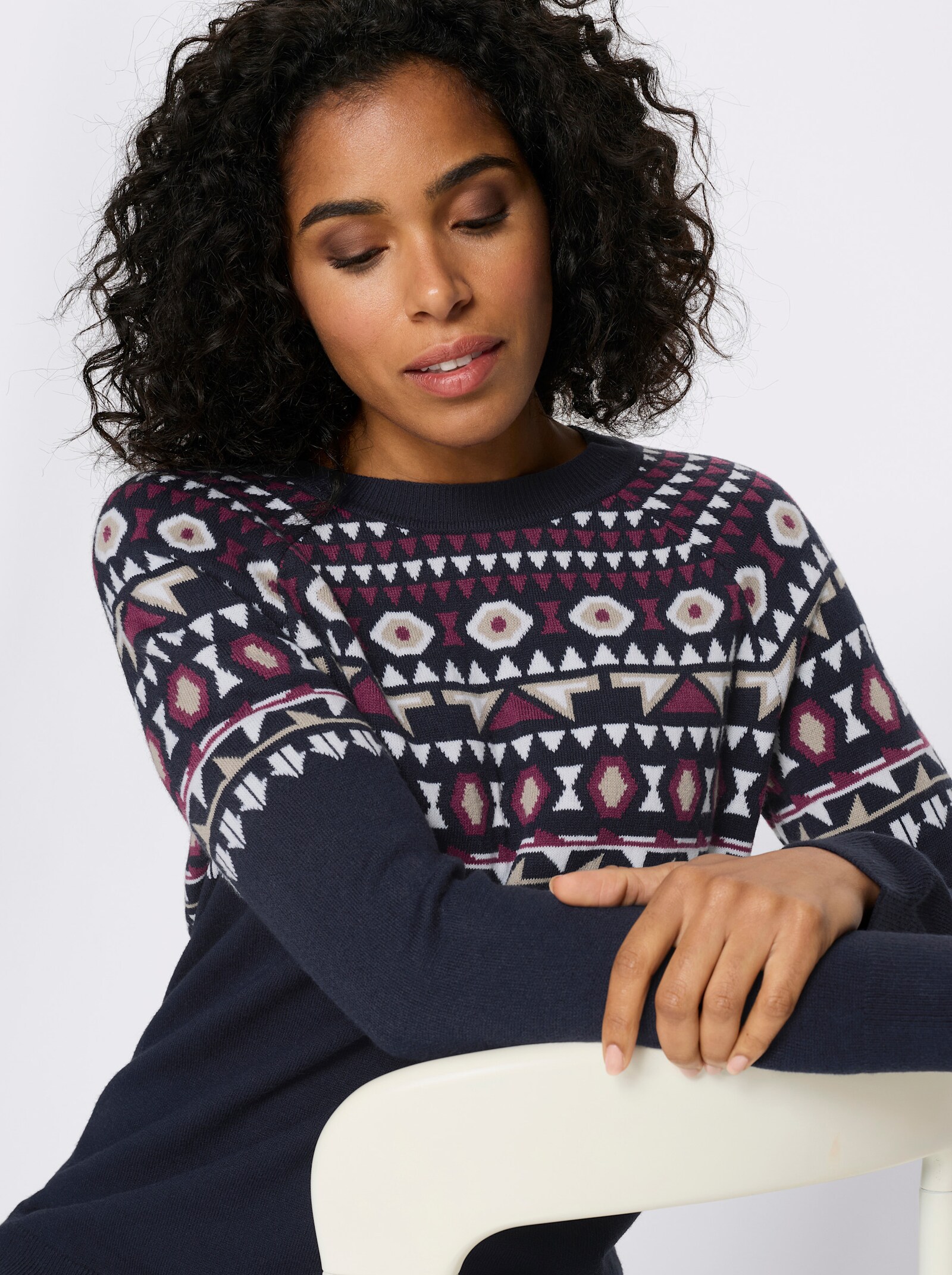 Norwegerpullover mit Raglanärmeln - marine-ecru-gemustert