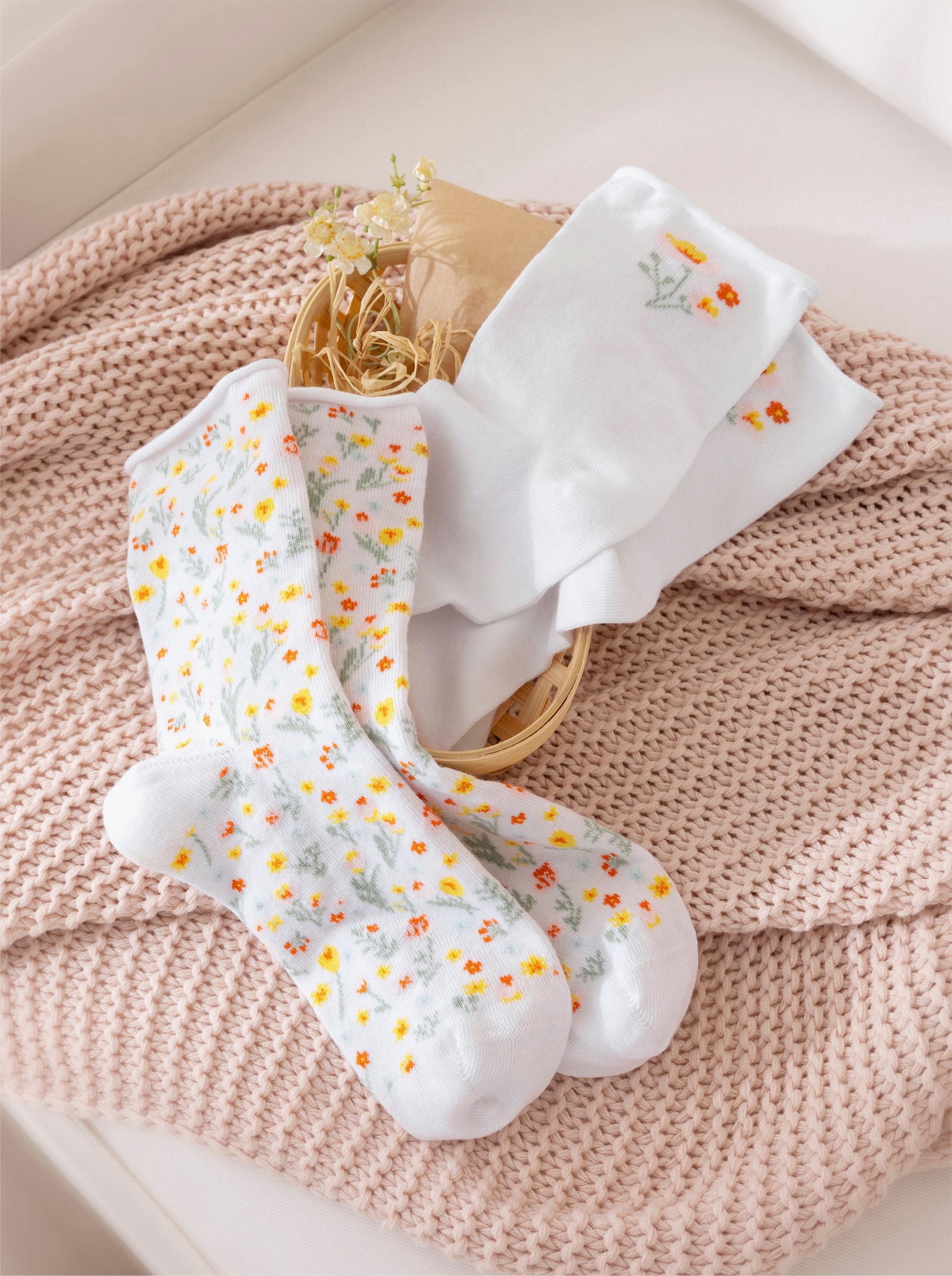 wäschepur Ponožky s kvetovým vzorom - Biele kvety