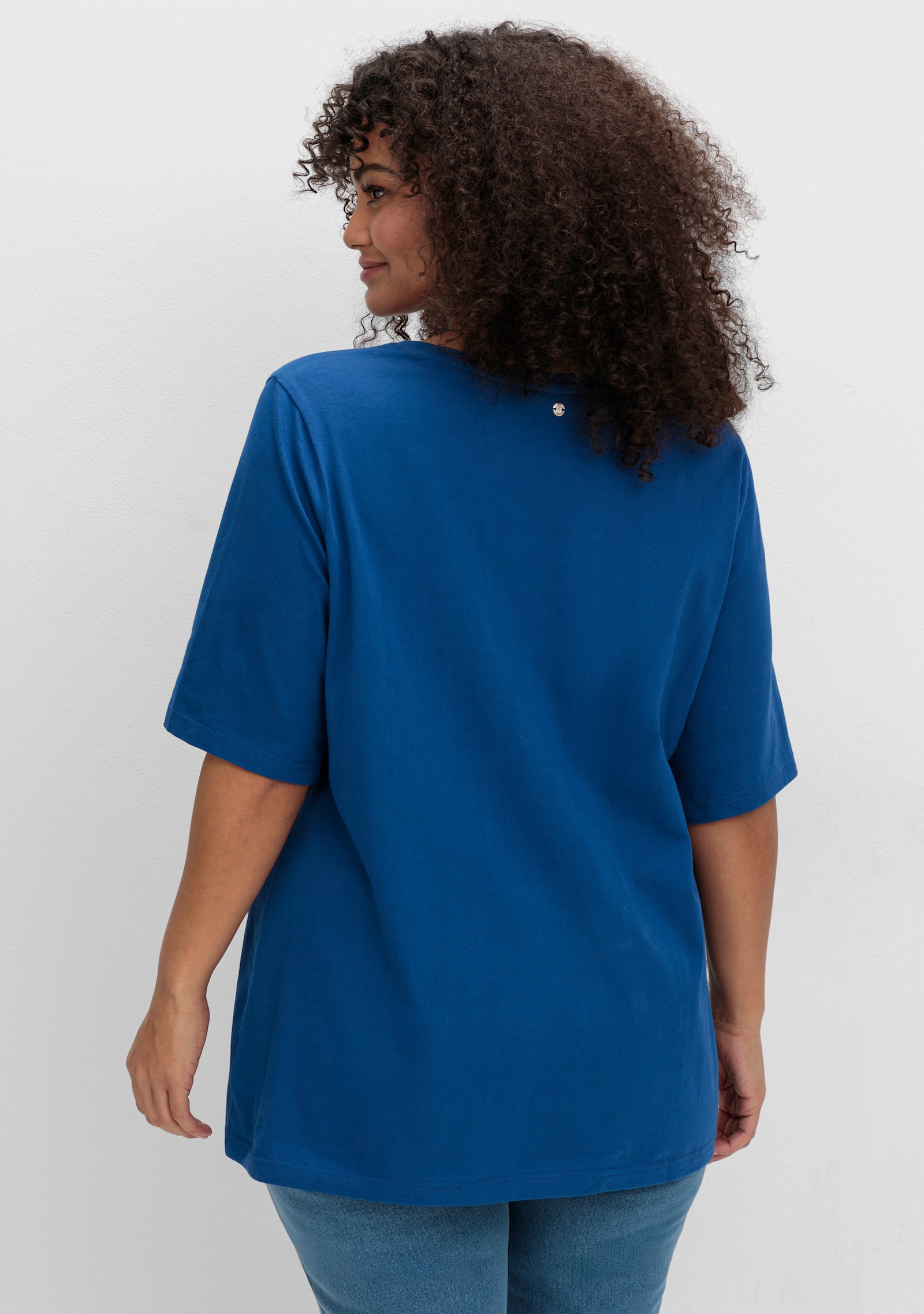 sheego V-Shirt aus Jersey, leicht tailliert - blaubeere
