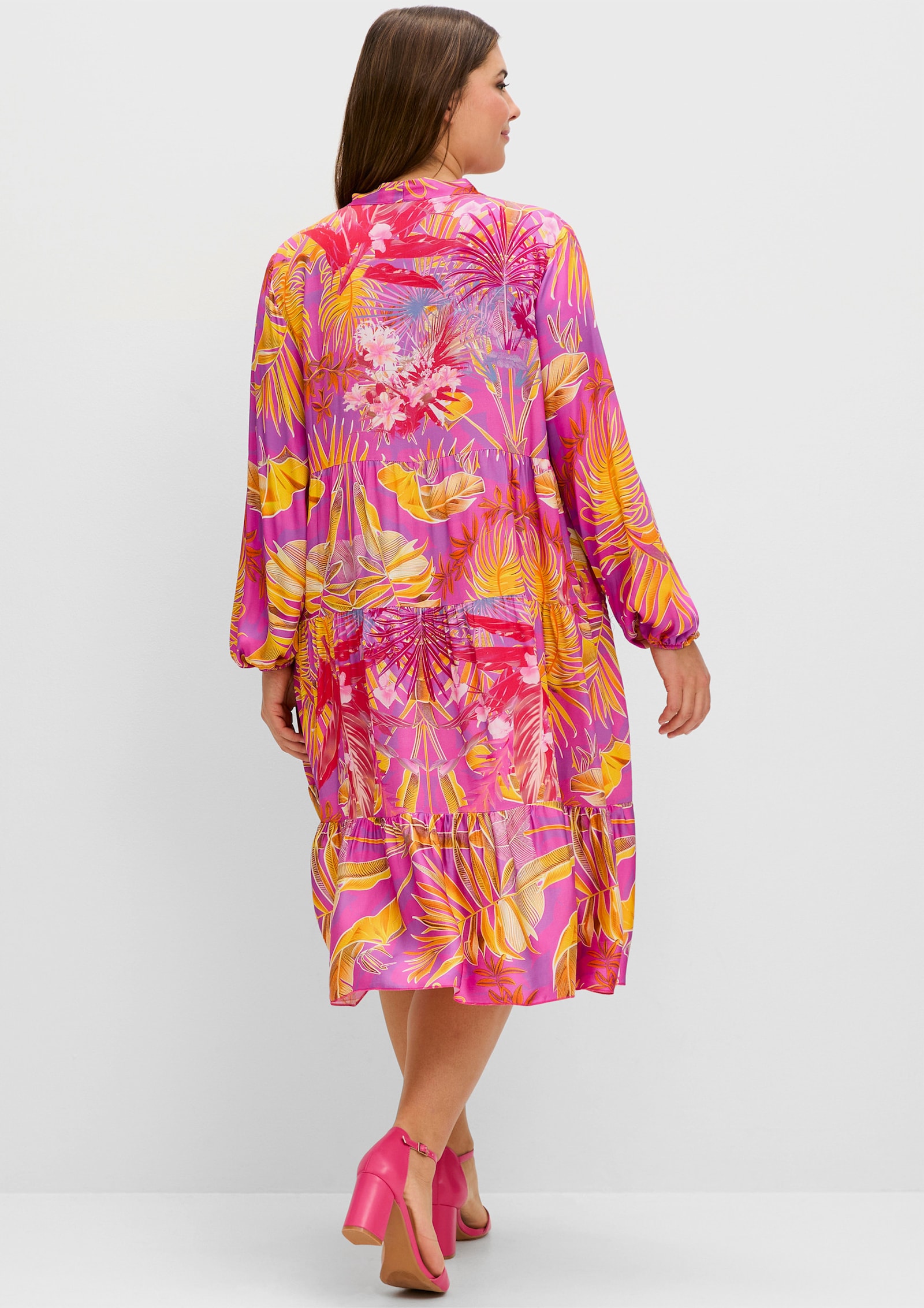 sheego loves miss goodlife Stufenkleid mit Alloverdruck - pink gemustert