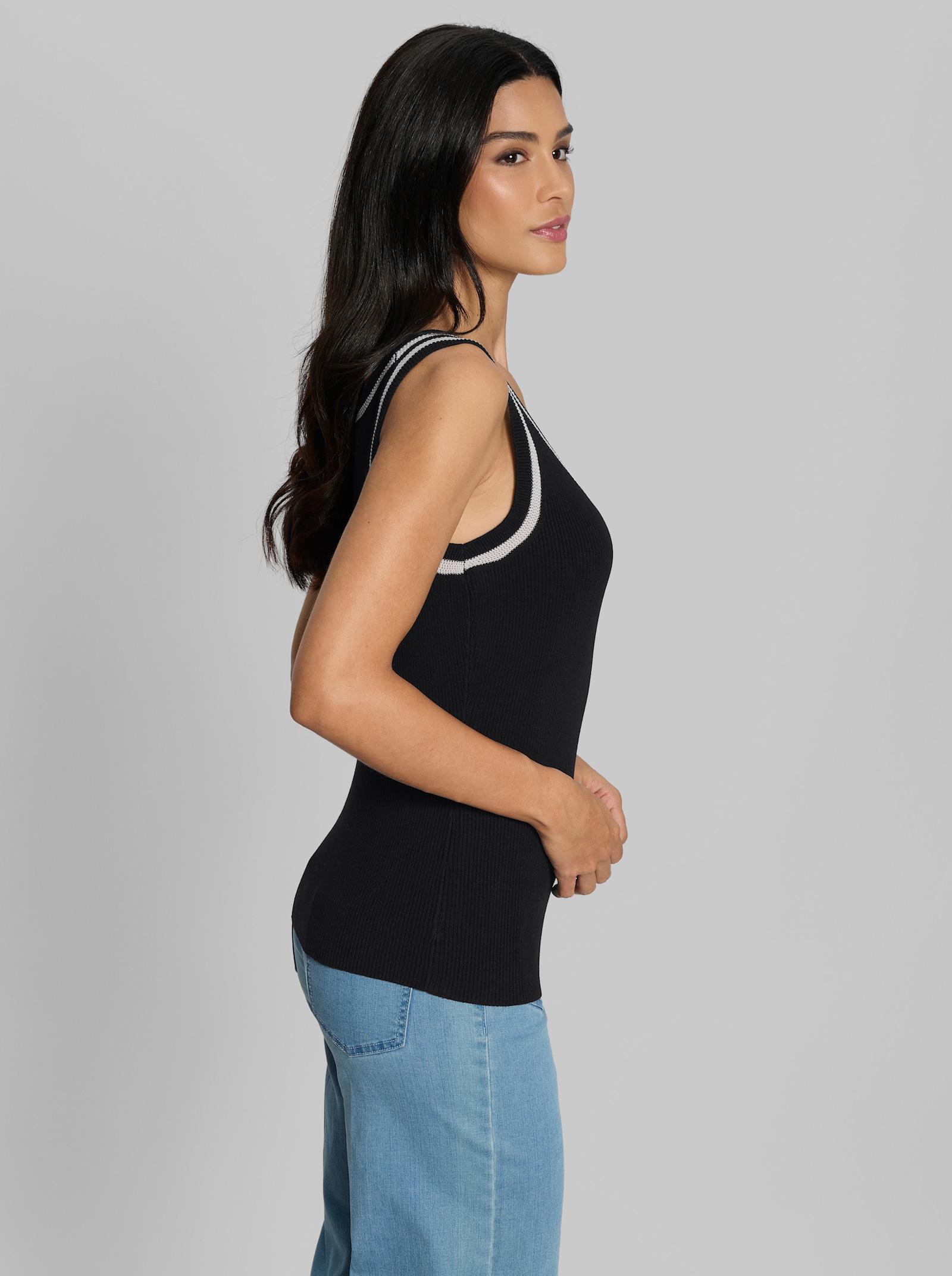 heine Stricktop mit Kontrast-Details - schwarz