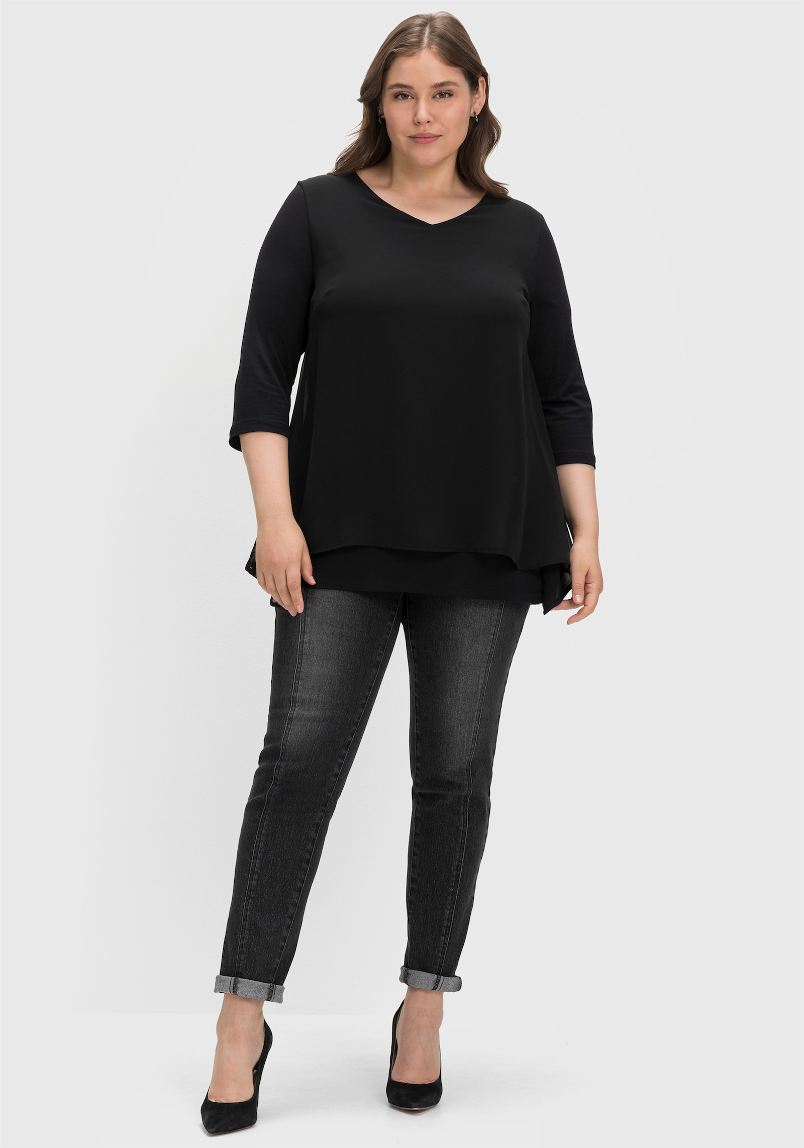 sheego Blouseshirt met puntige zoom - zwart