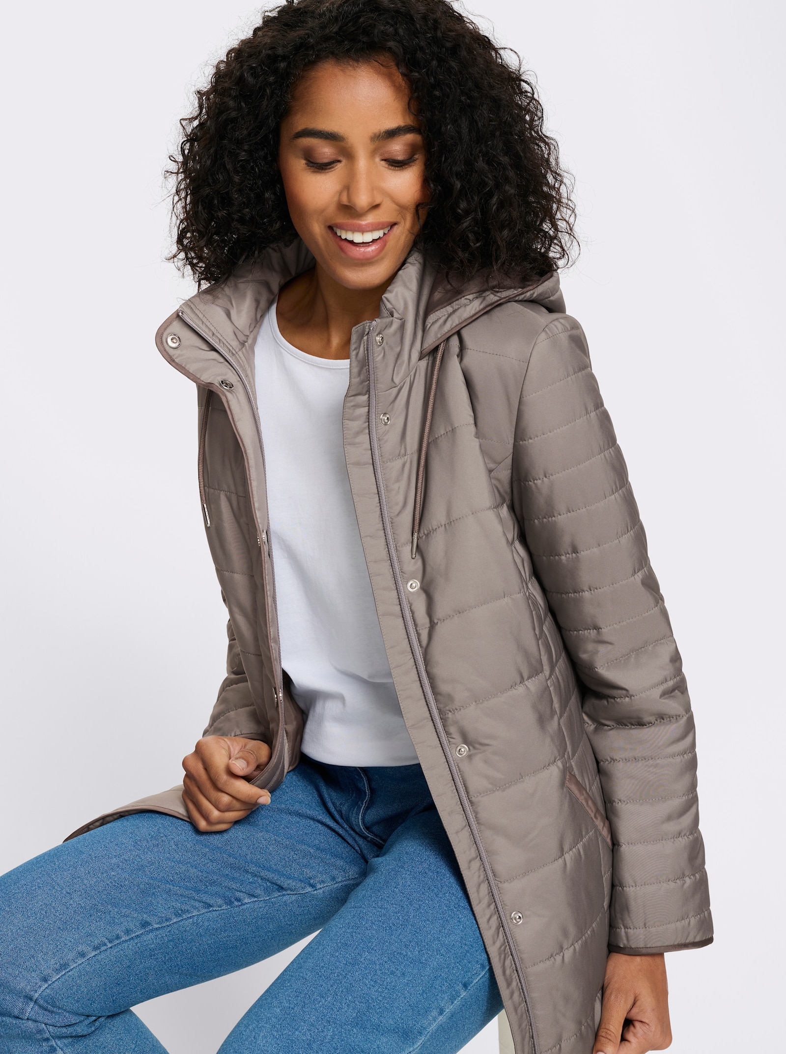 Steppjacke mit Kapuze und Stehkragen - taupe