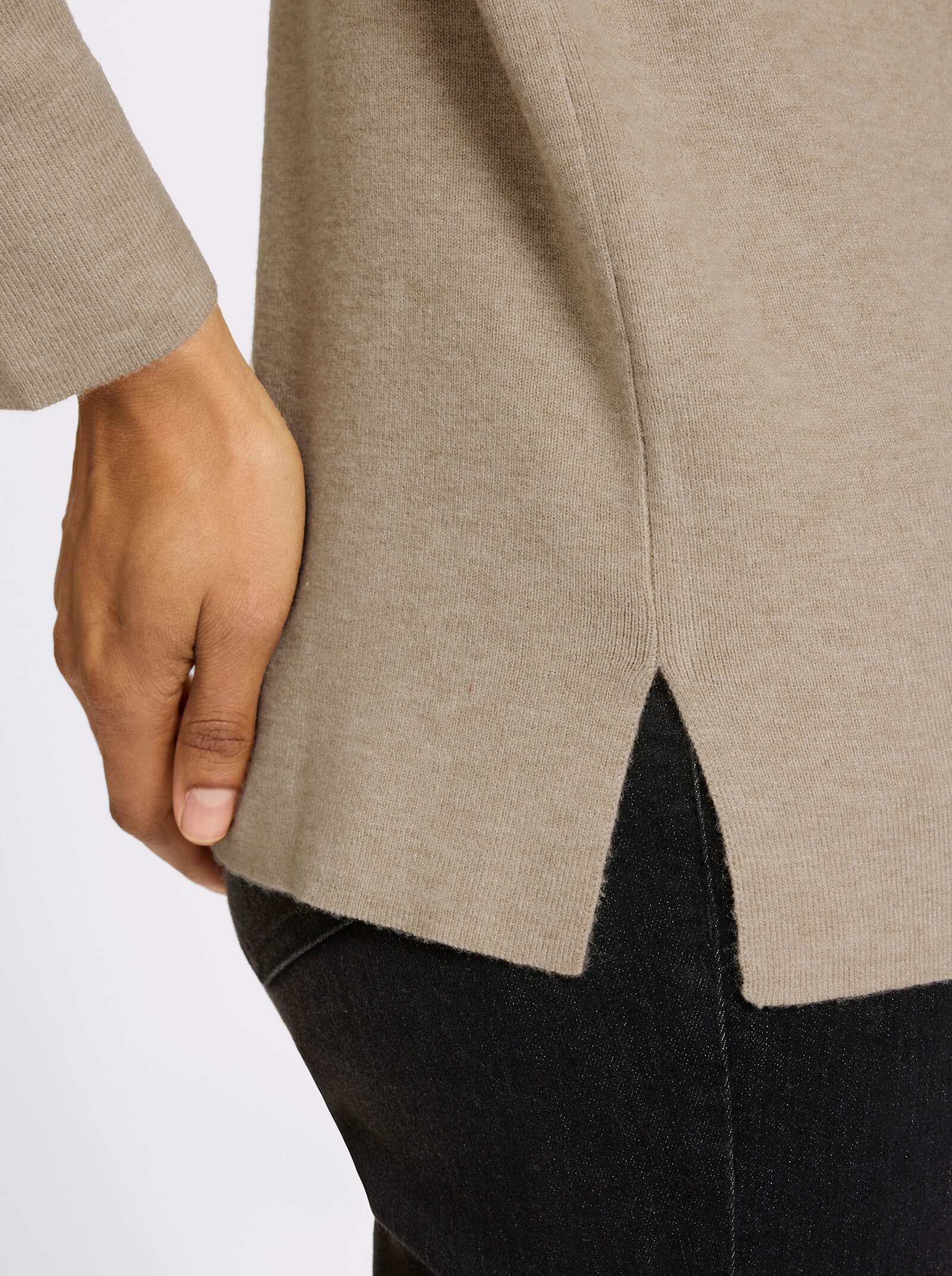 heine Pullover mit Seitenschlitzen - beige-meliert