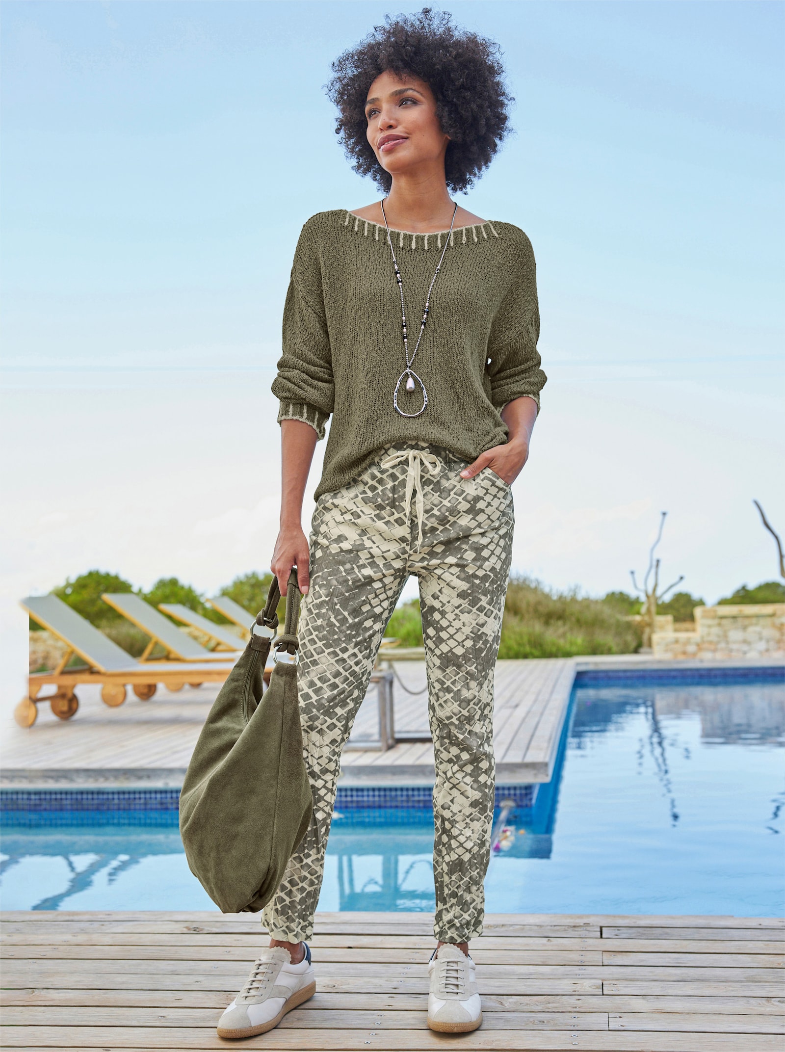 heine Pull à encolure ronde avec détails contrastés - kaki-couleur ivoire