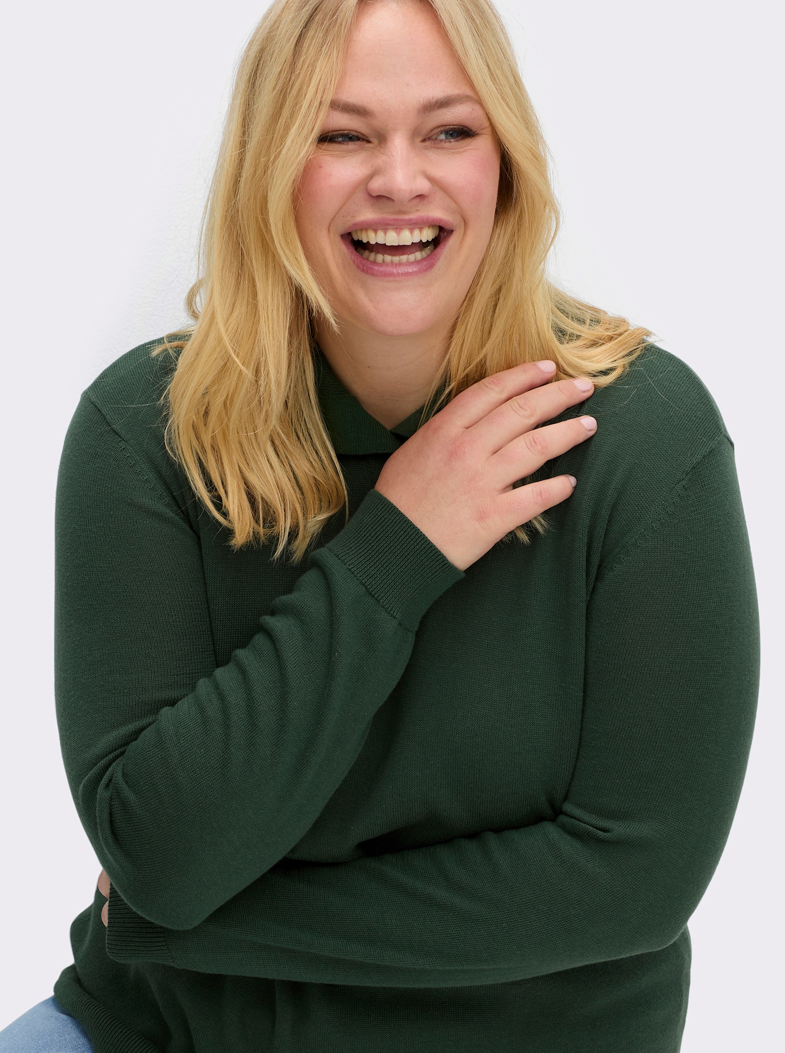 sheego Pullover met knoopsluiting op de kraag - mos