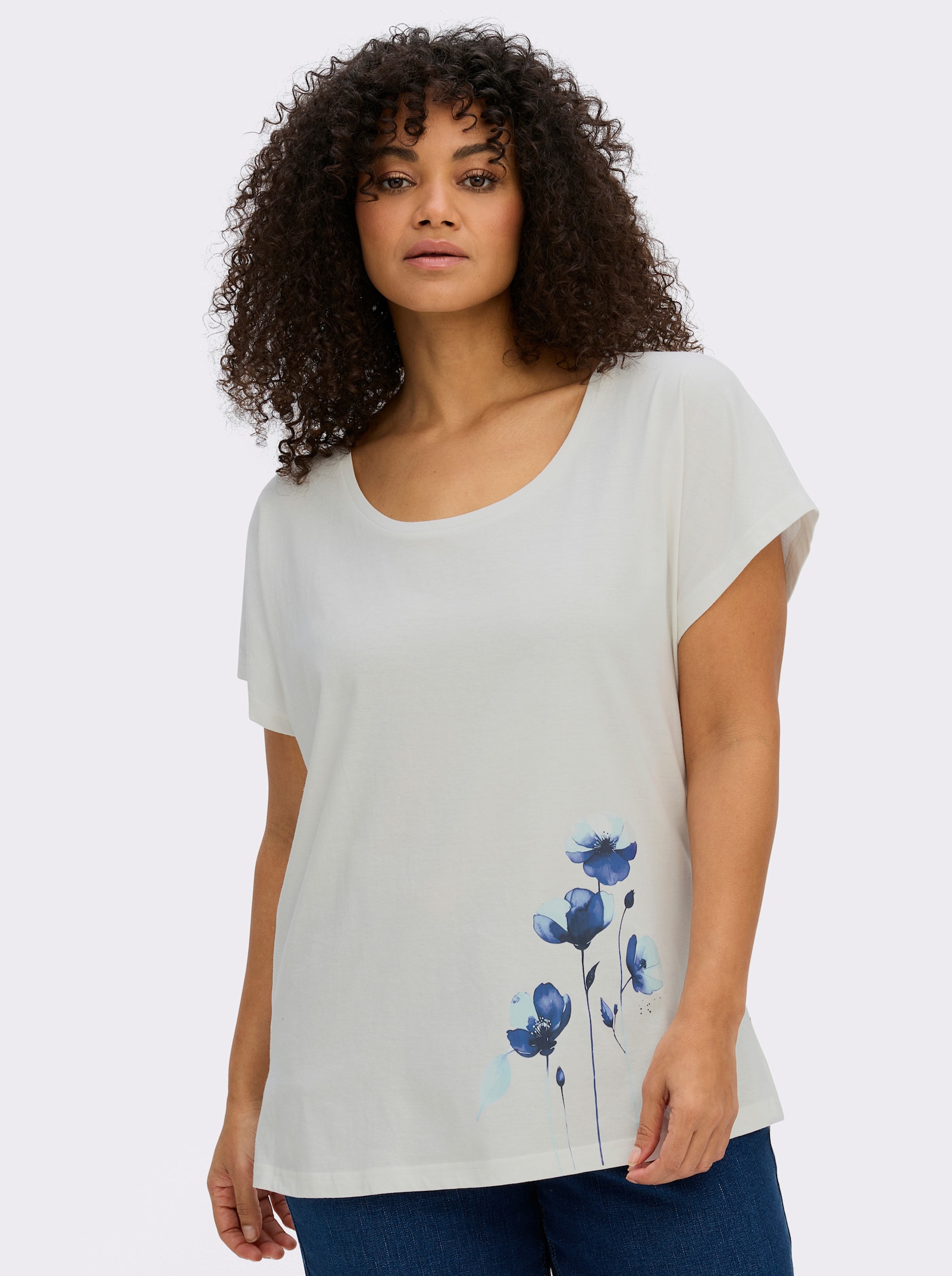 sheego Rundhalsshirt mit Blütenprint am Saum - ecru-tiefblau-bedruckt