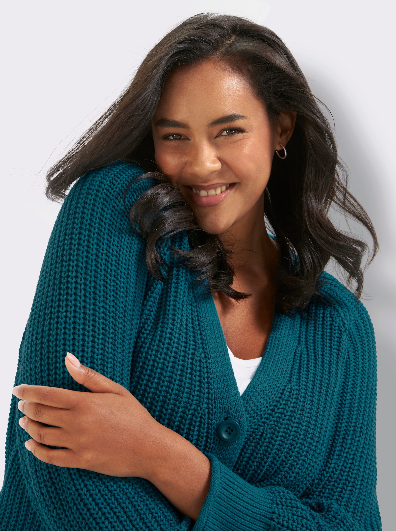 Strickjacke in Grobstrick-Muster - aquapetrol