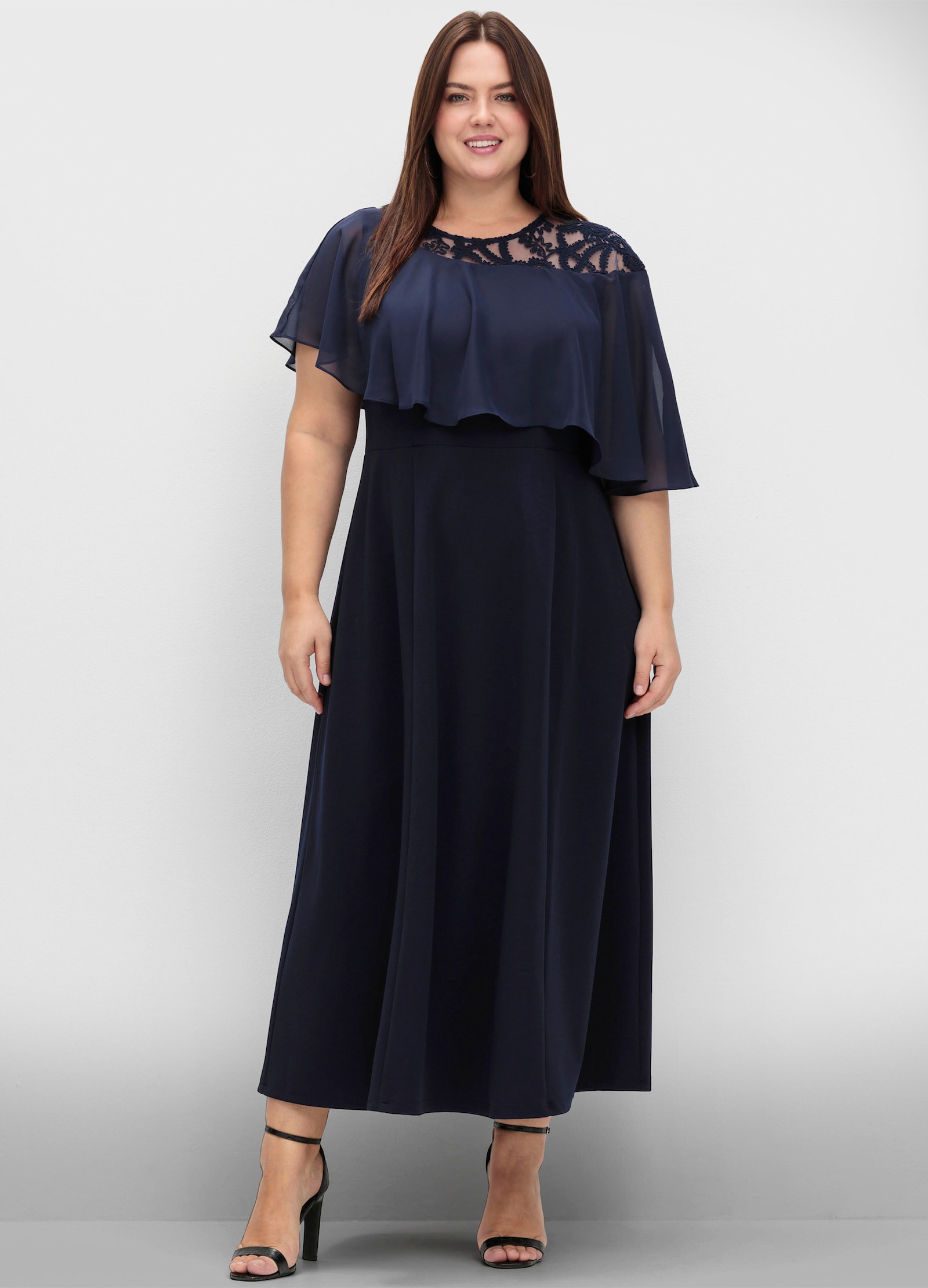 sheego Abendkleid mit Chiffon-Cape - marine