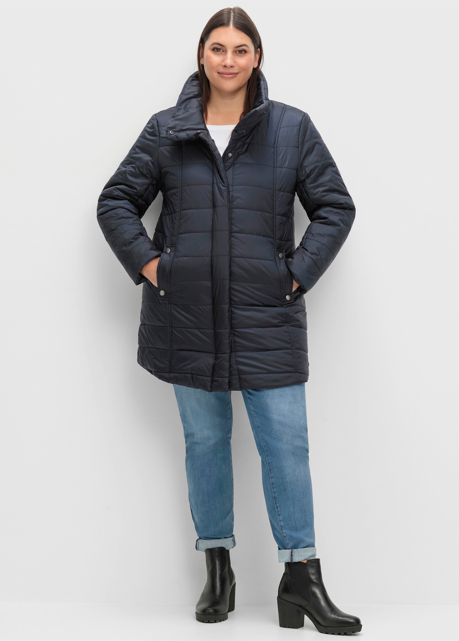 sheego Steppjacke in wasserabweisender Qualität - tiefblau