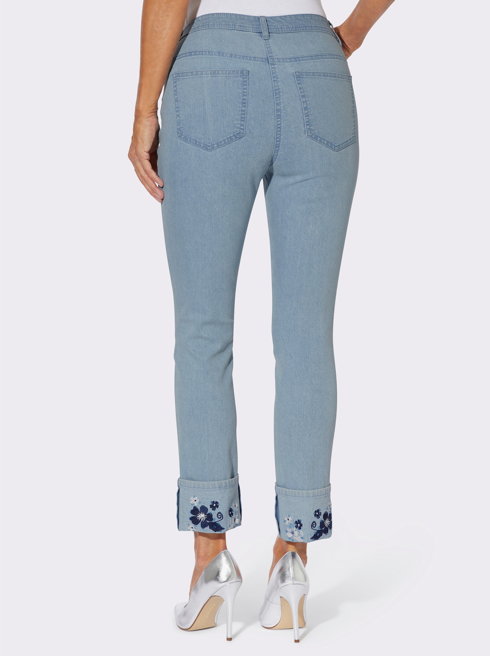 Jeans mit Stickerei und Pailletten - blue-bleached