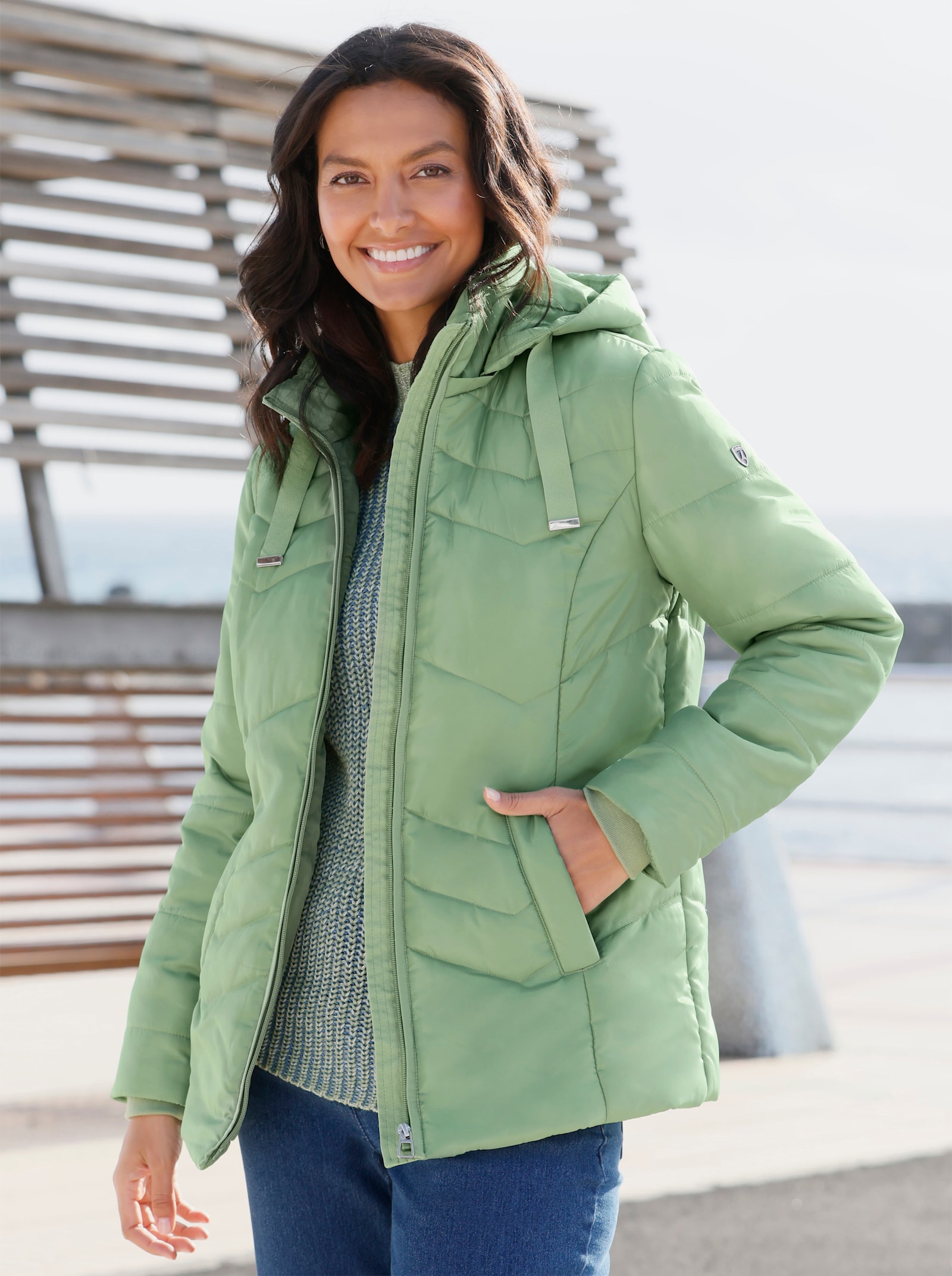 Steppjacke mit Jersey-Bündchen an den Ärmeln - eucalyptus