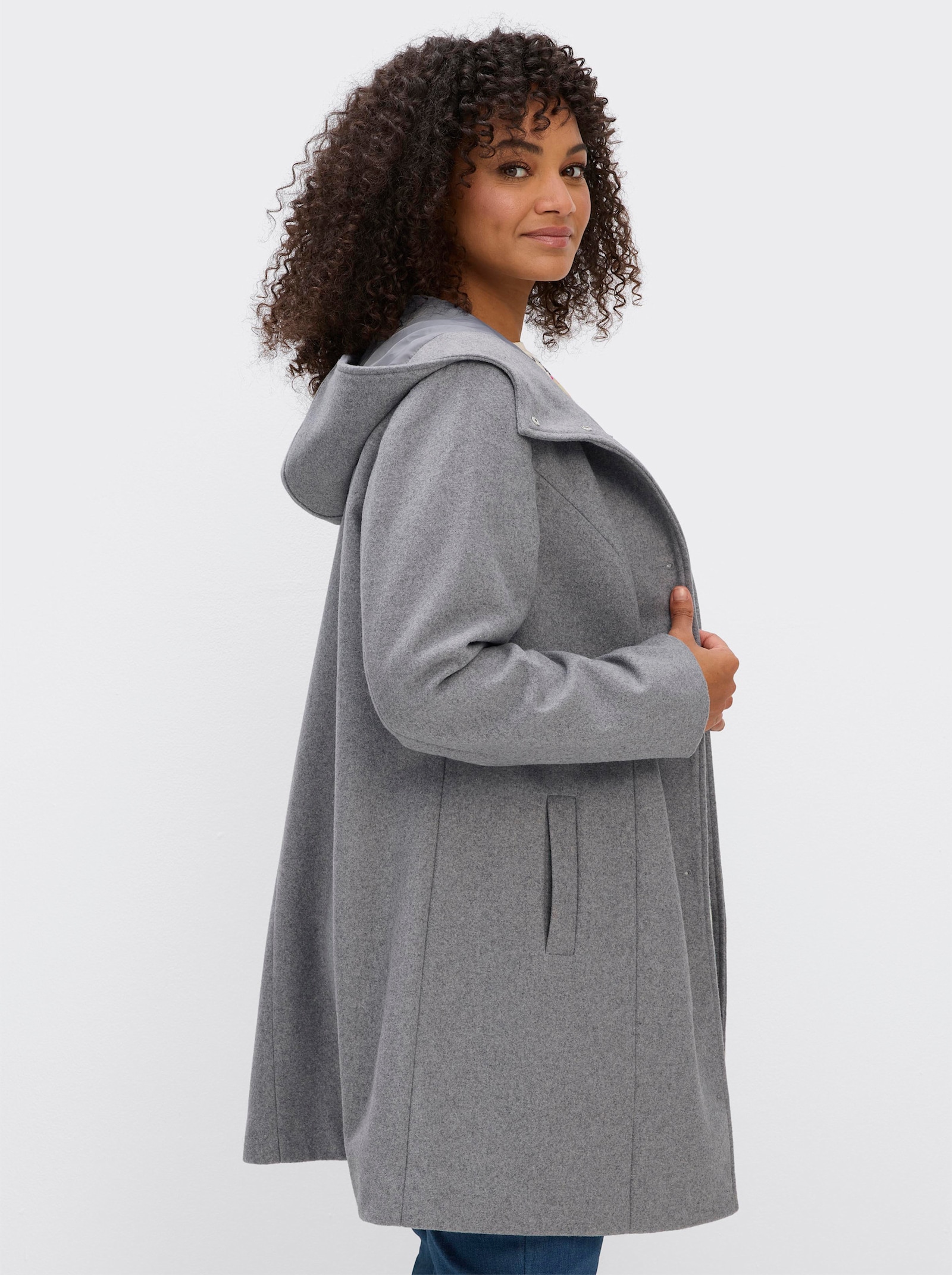sheego Kapuzenjacke in A-Linie - grau