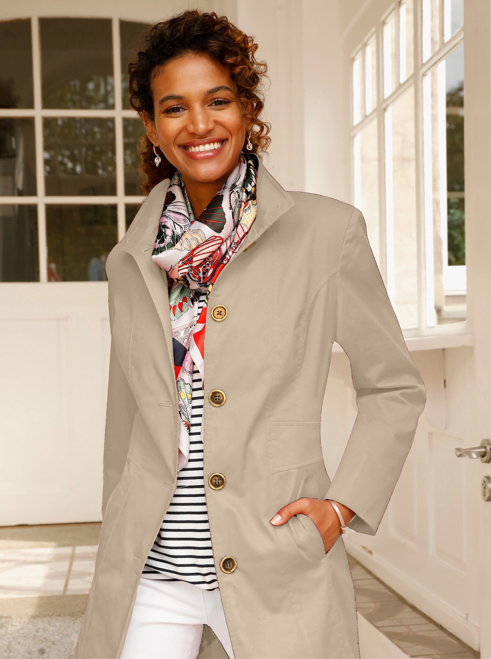 Jacke mit variablem Kragen - beige