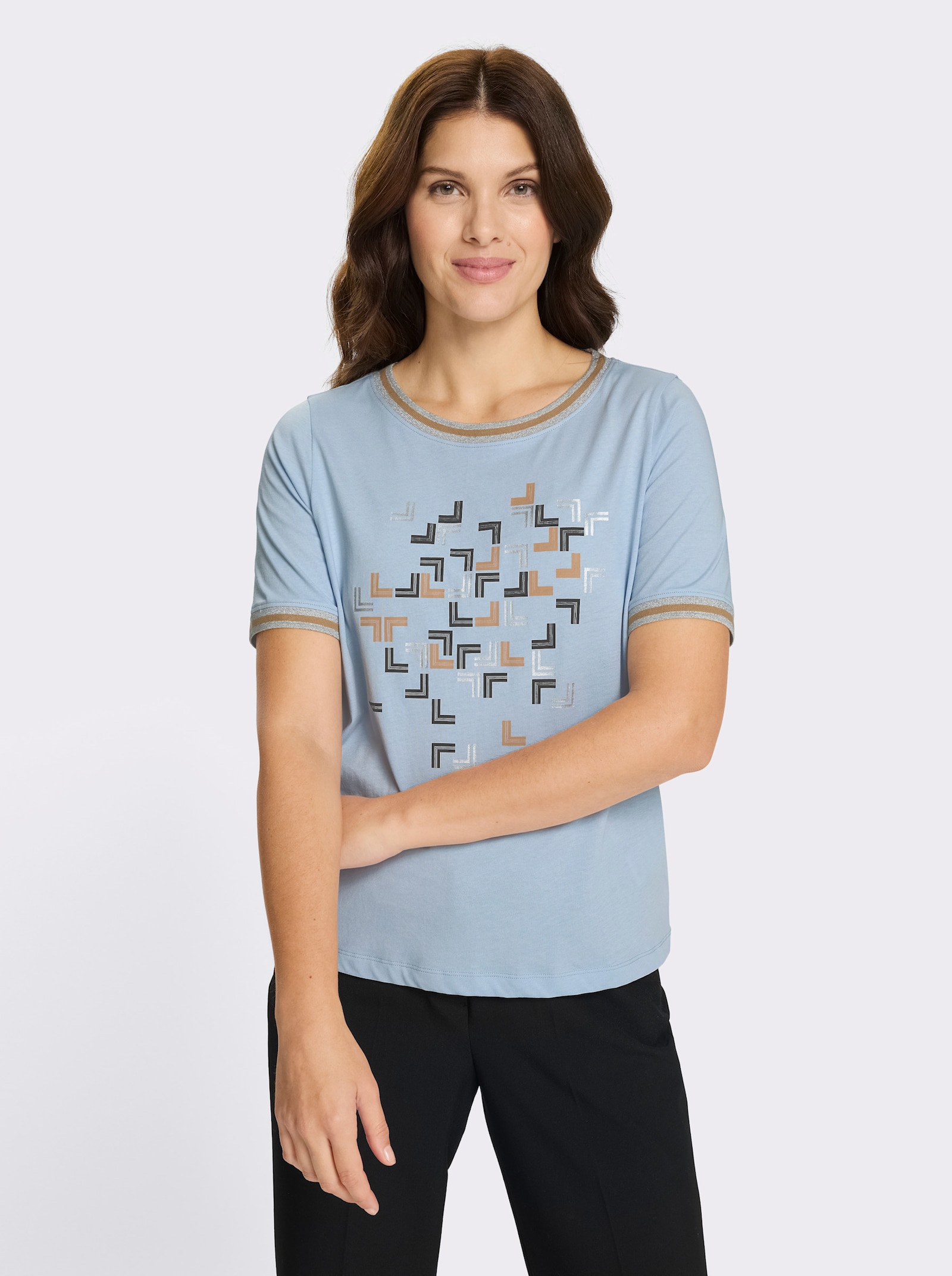 Kurzarmshirt mit silberfarbigem Foliendruck - hellblau-camel