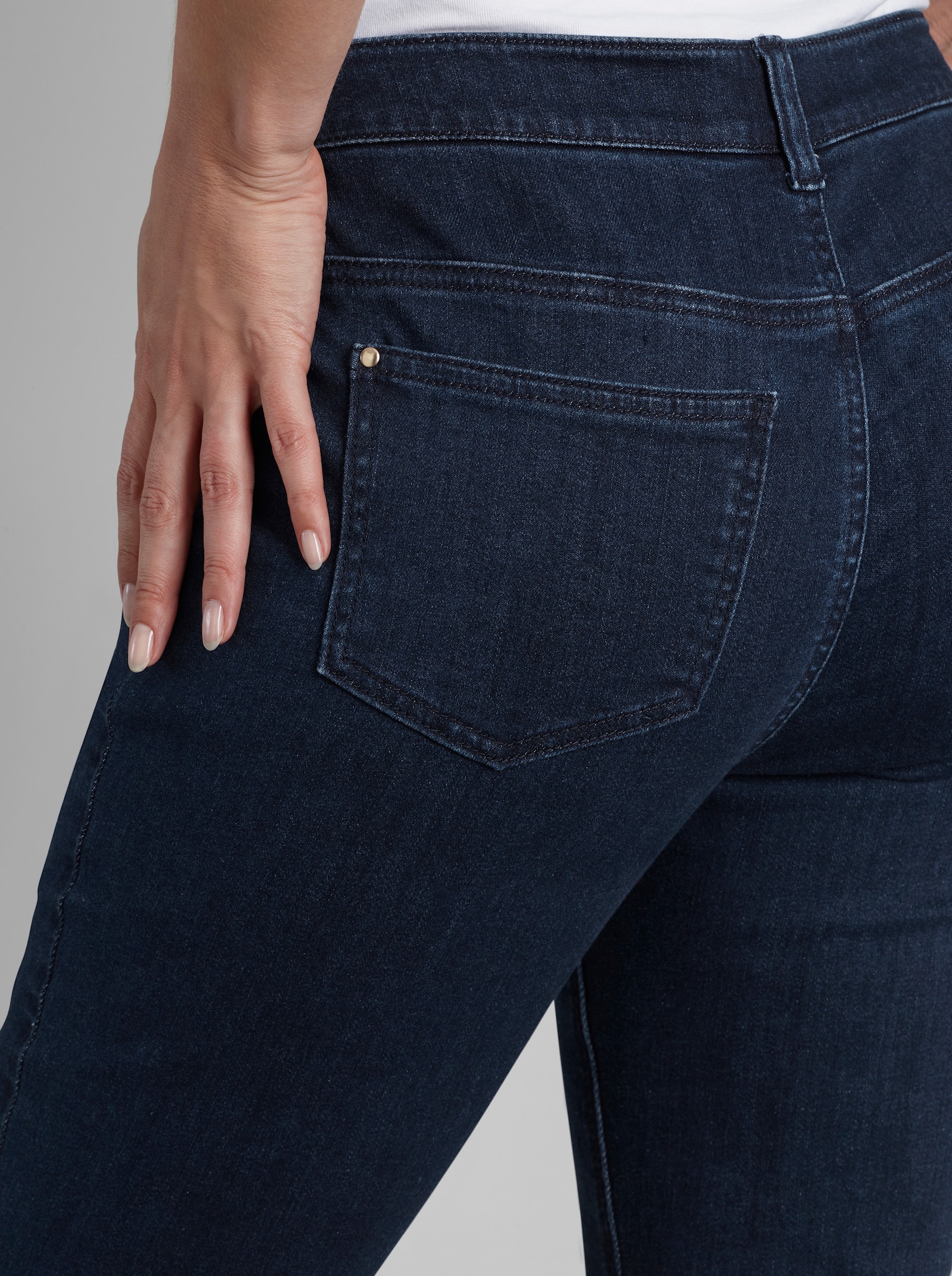 heine 5-Pocket-Jeans mit dezenter Waschung - dark denim