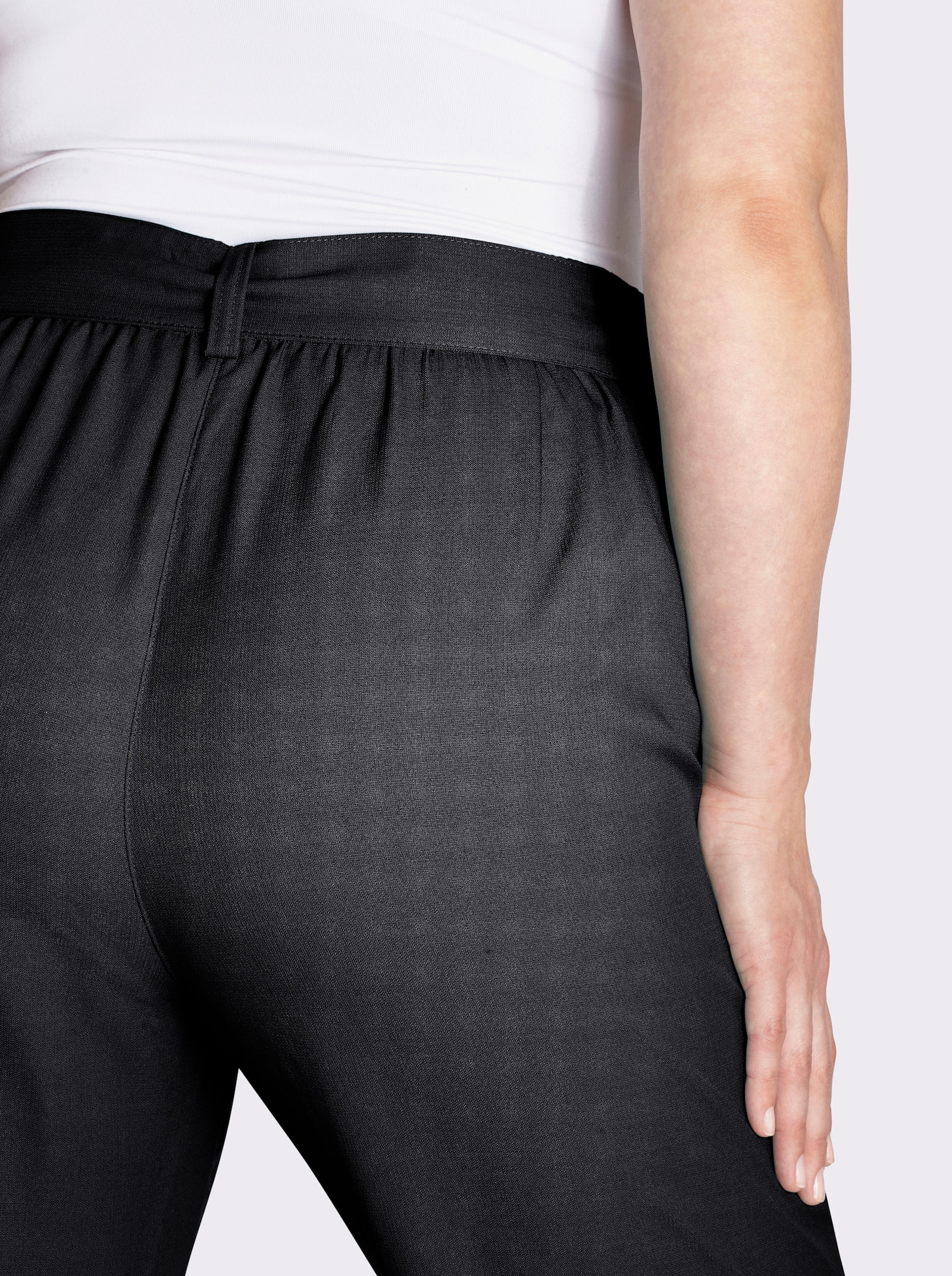 Palazzohose mit Bindegürtel - schwarz