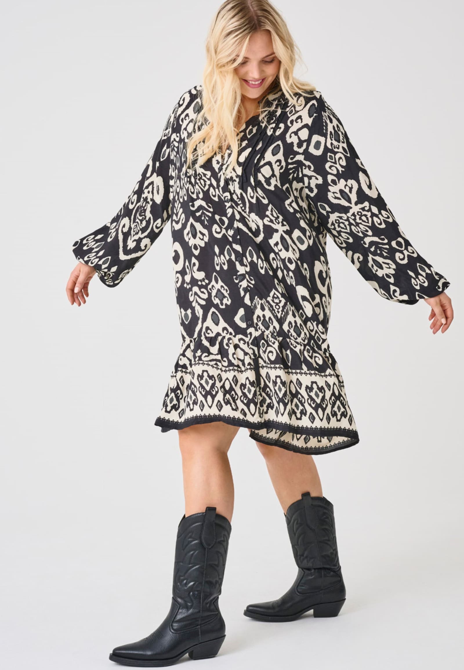 ONLY CARMAKOMA Sommerkleid - black aop:white