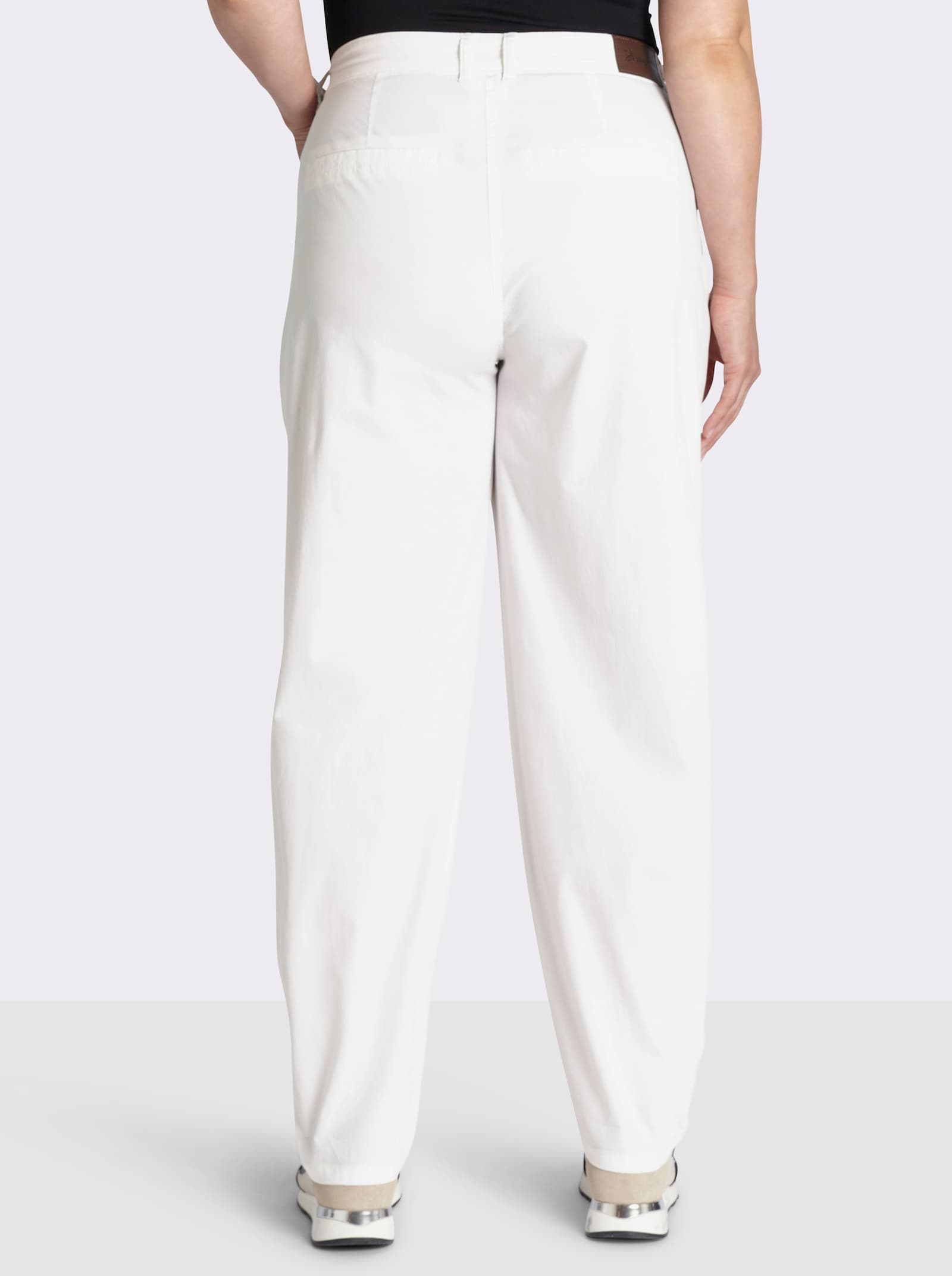 sheego Chinohose mit Ziertaschen hinten - ecru